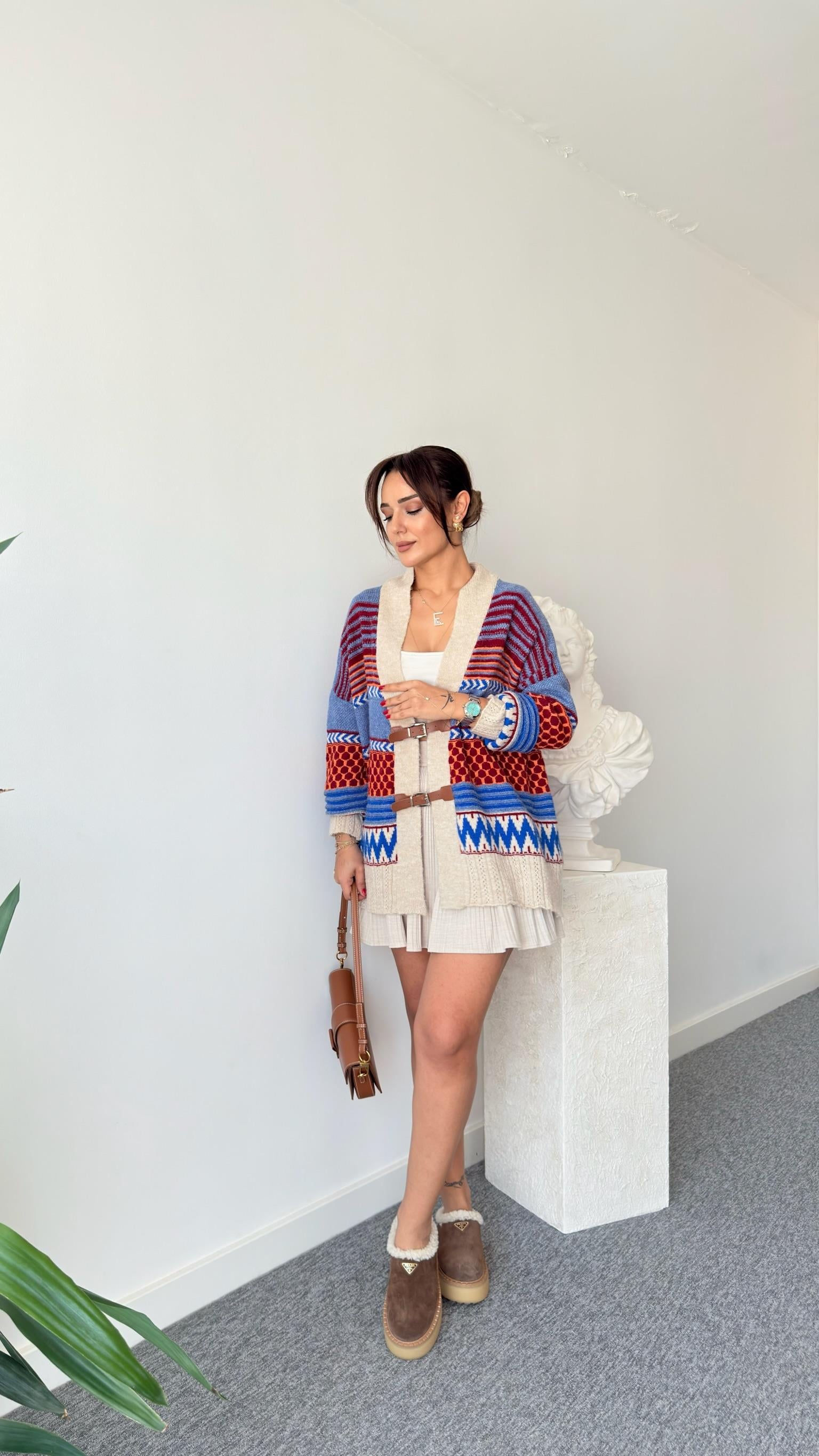 Deri Kemer Detay Mavi Tasarım Hırka