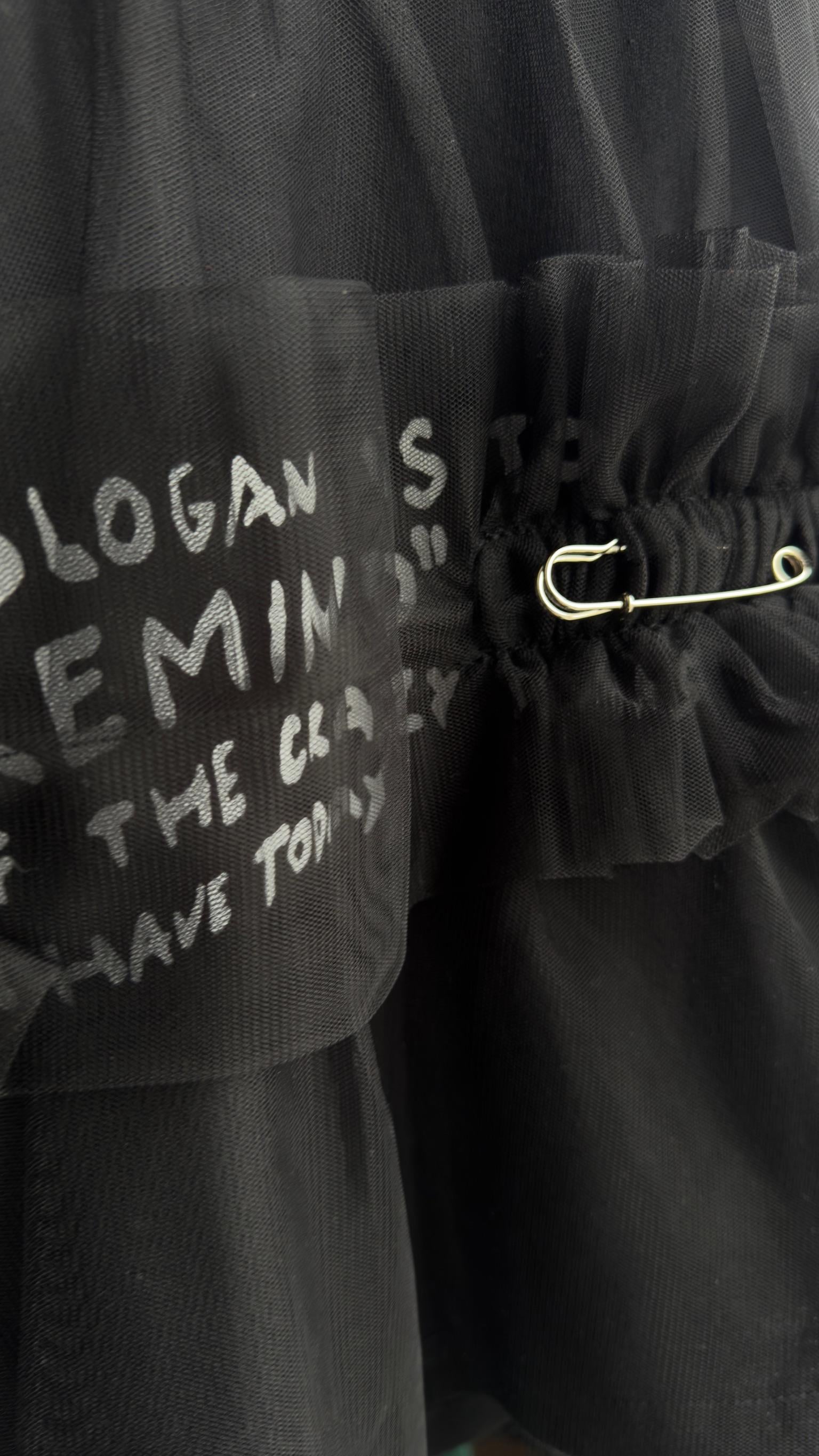 Tül Ve Aksesuar Detaylı Siyah Tshirt