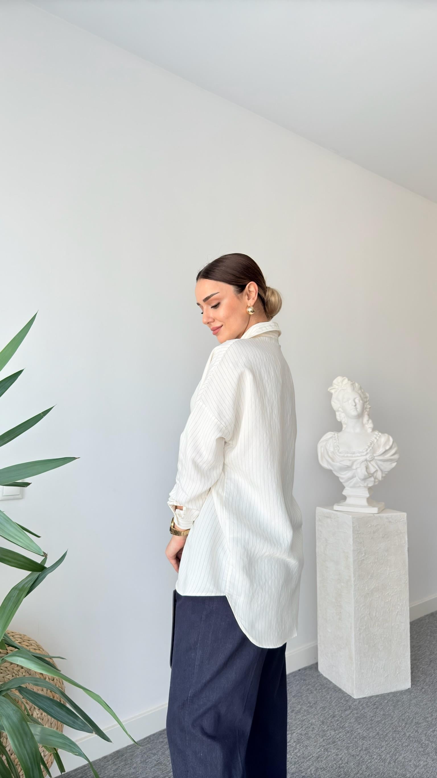 Siyah Çizgili Massi Tensel Gömlek