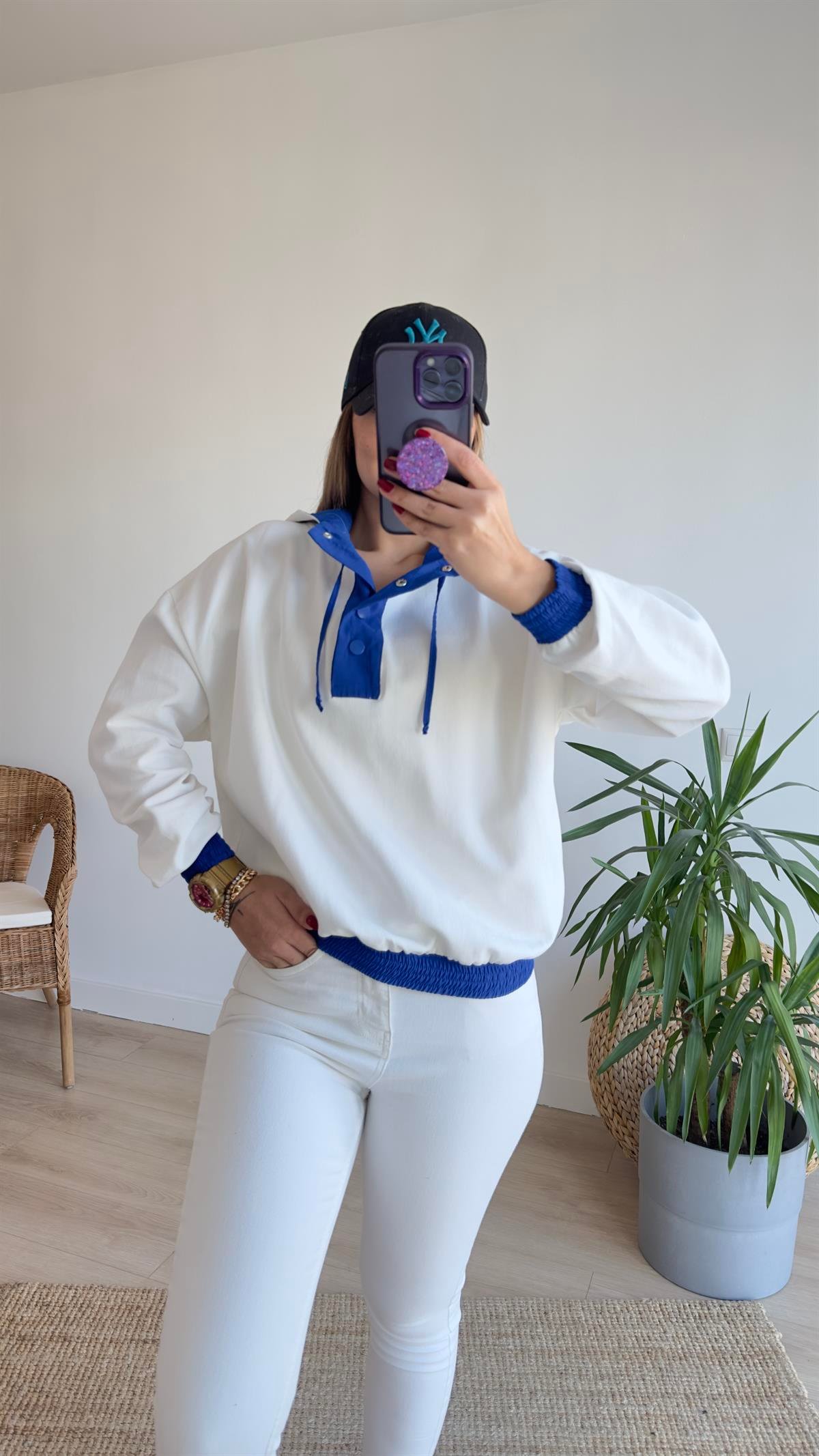Kapüşonlu Mavi Detay Sweatshirt