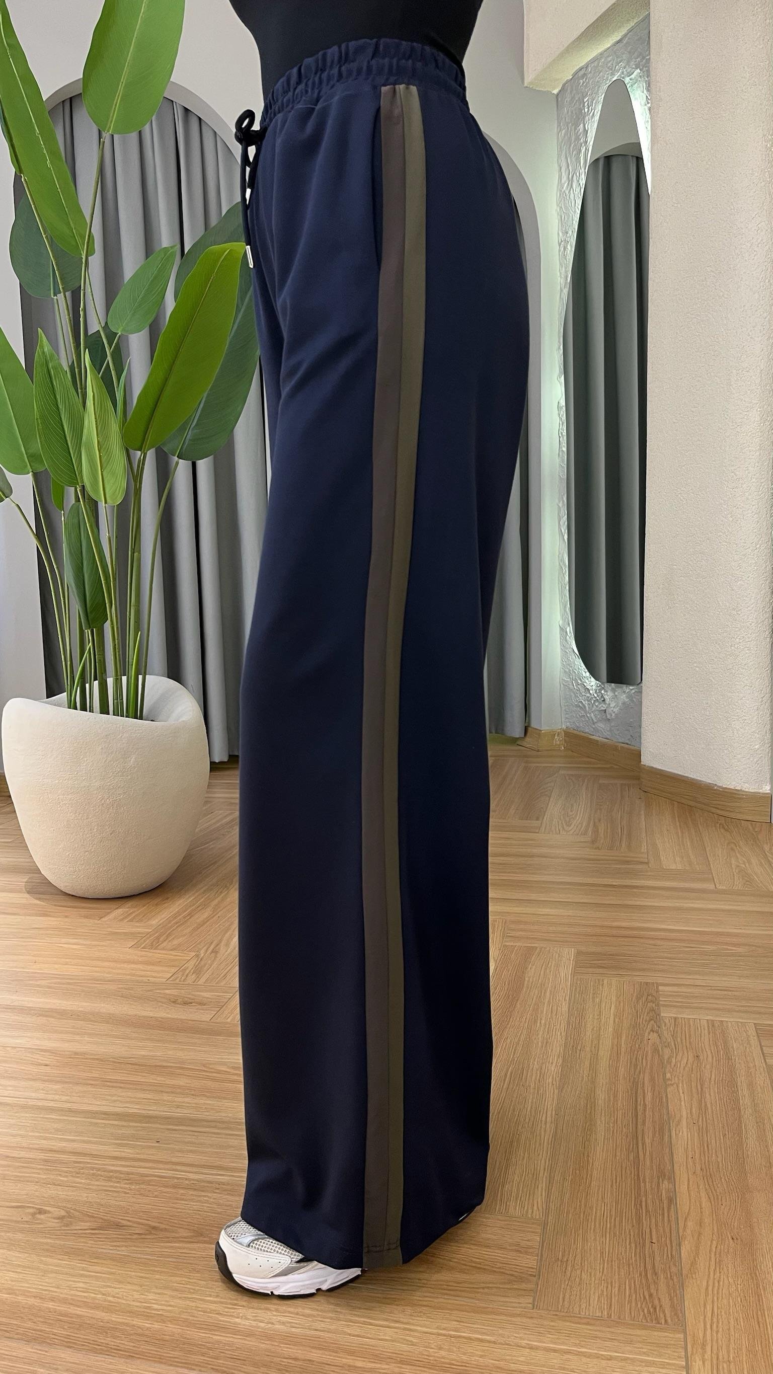 Lacivert Darci Trenç Detaylı Tasarım Takım