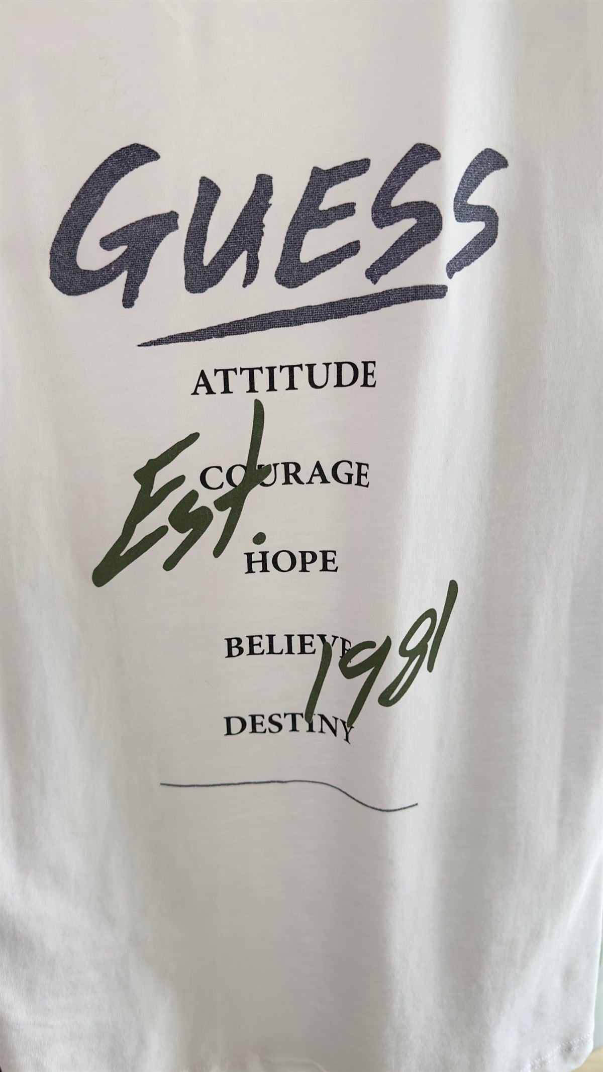  Sırtı Yazılı Beyaz Tshirt