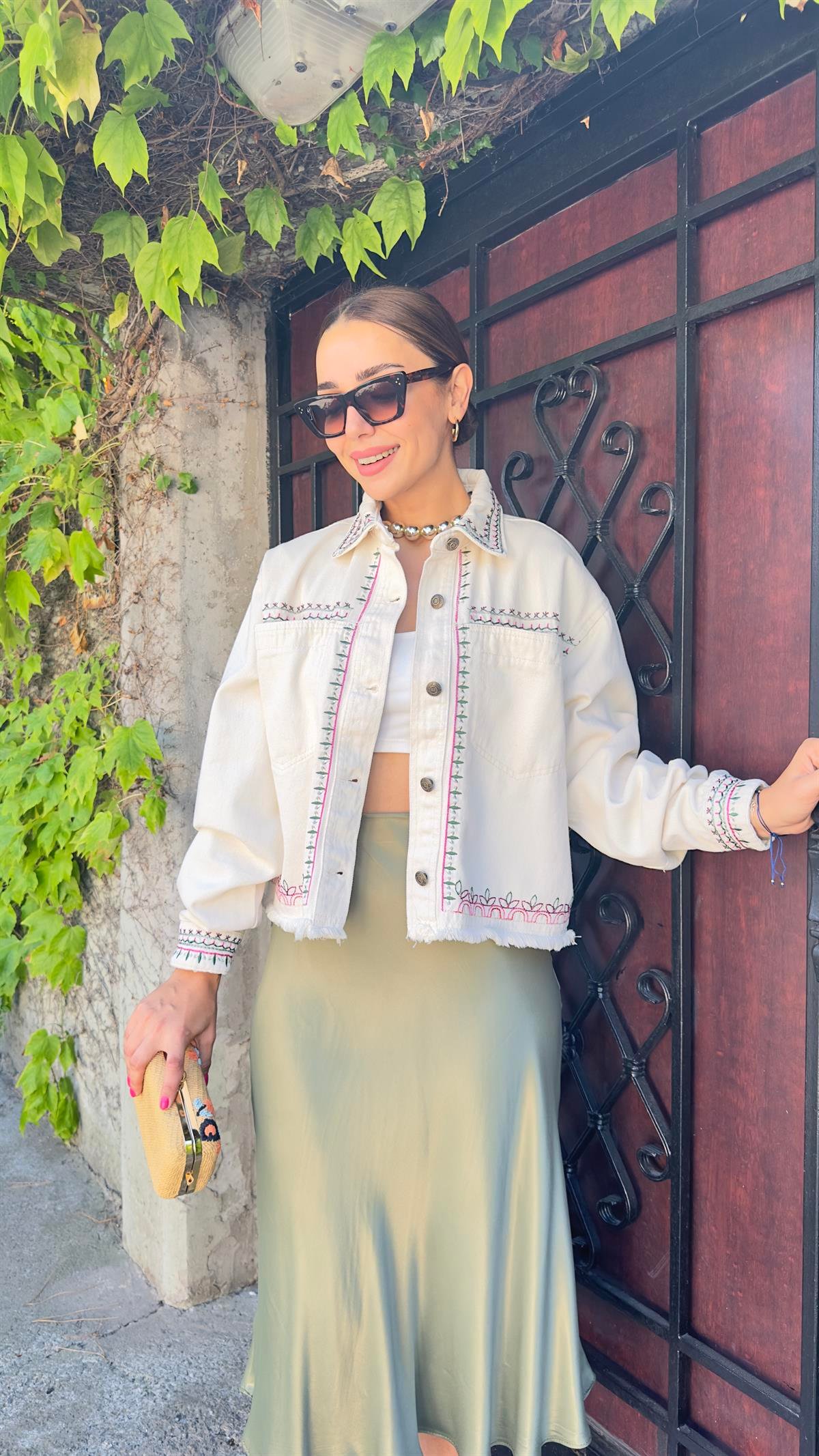 Karli Zra Model Nakışlı Bej Ceket