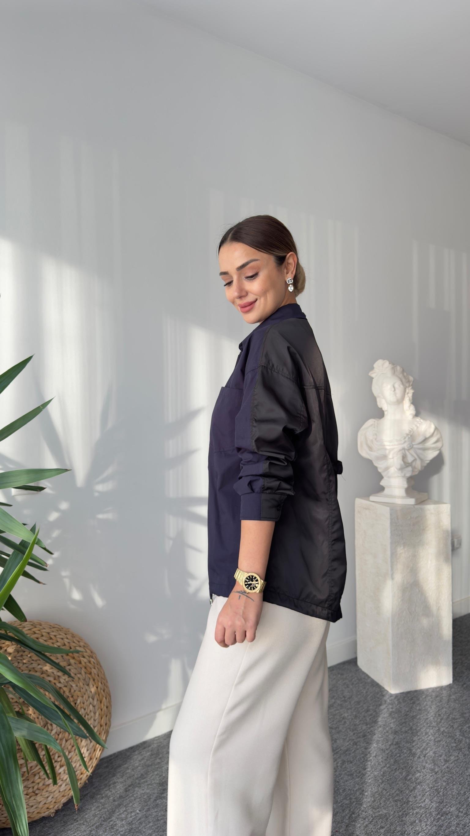 Trine Tws Model Sırt Paraşütlü Lacivert Gömlek