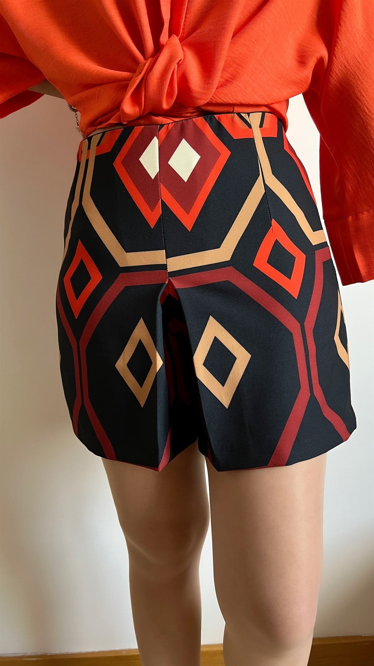 Zara Model Geometrik Desen Şort