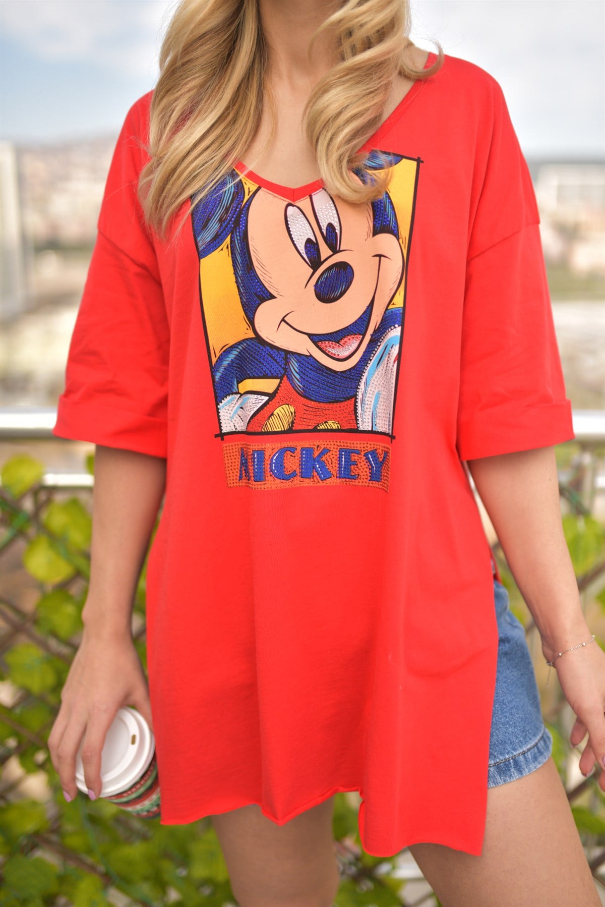 V Yaka Taşlı Kırmızı Mickey Tshirt