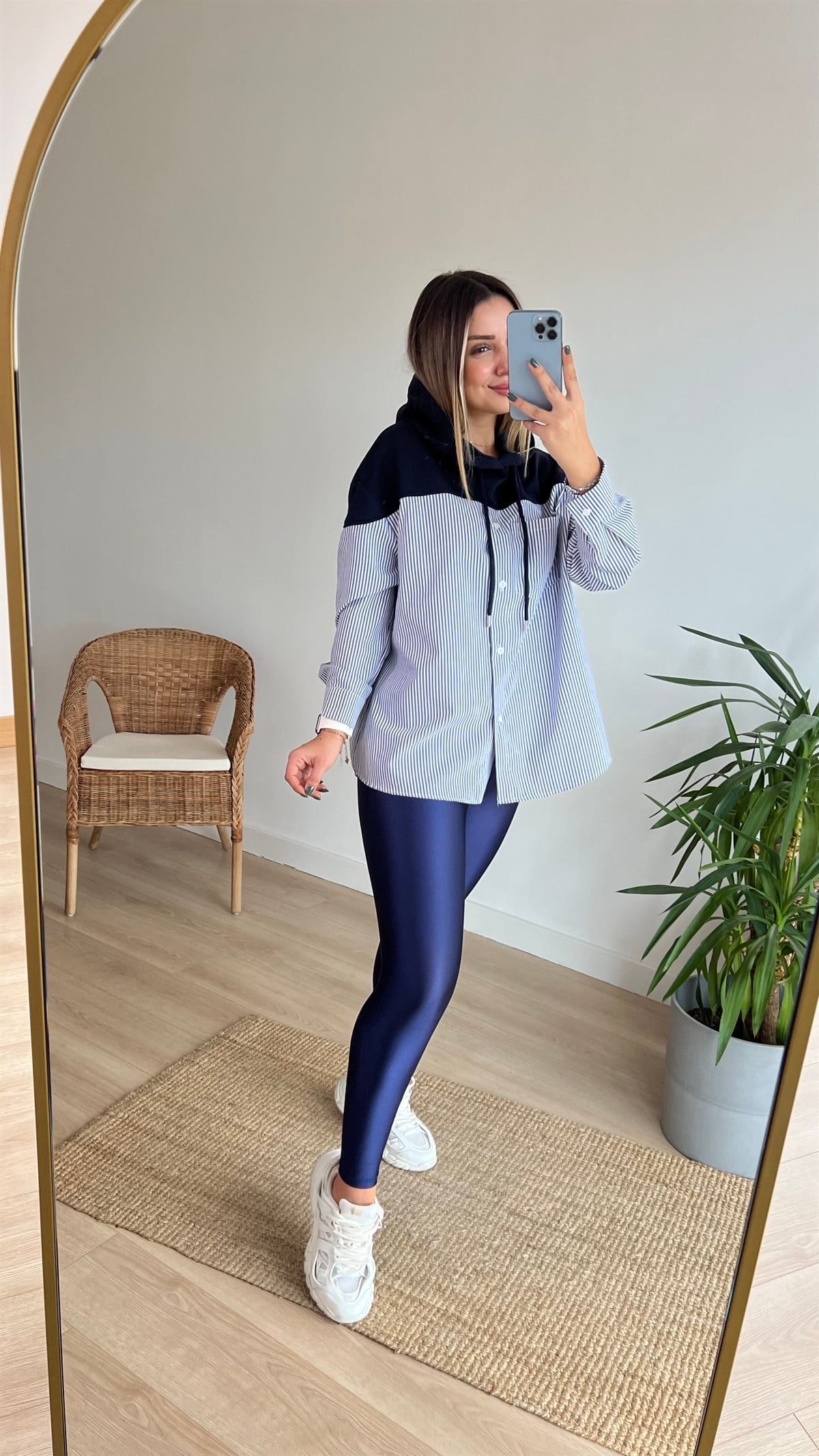 Lacivert Marka Model Gömlek Detaylı Sweatshirt 
