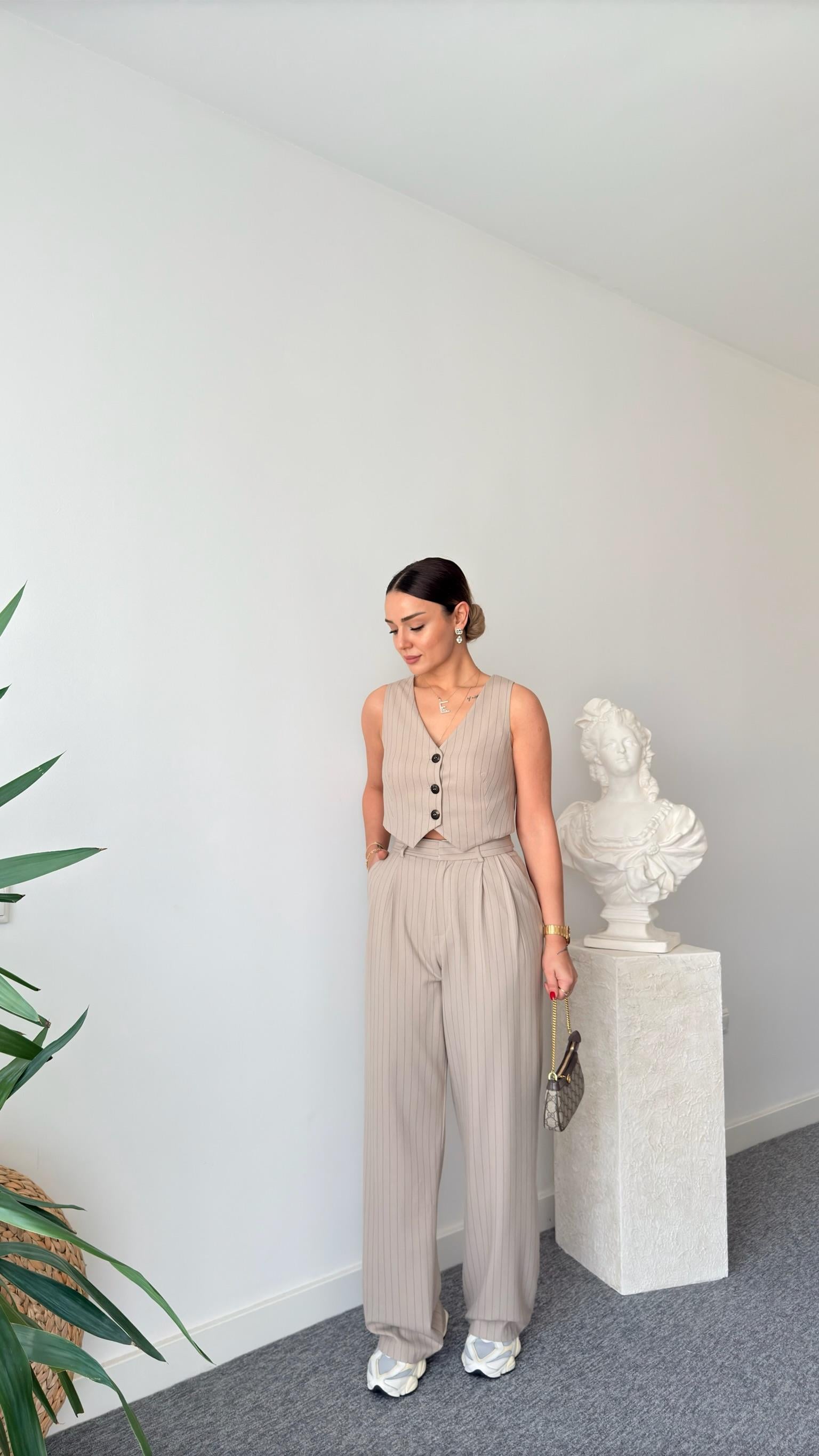Hues Çizgili Bel Detaylı Bej Pantolon