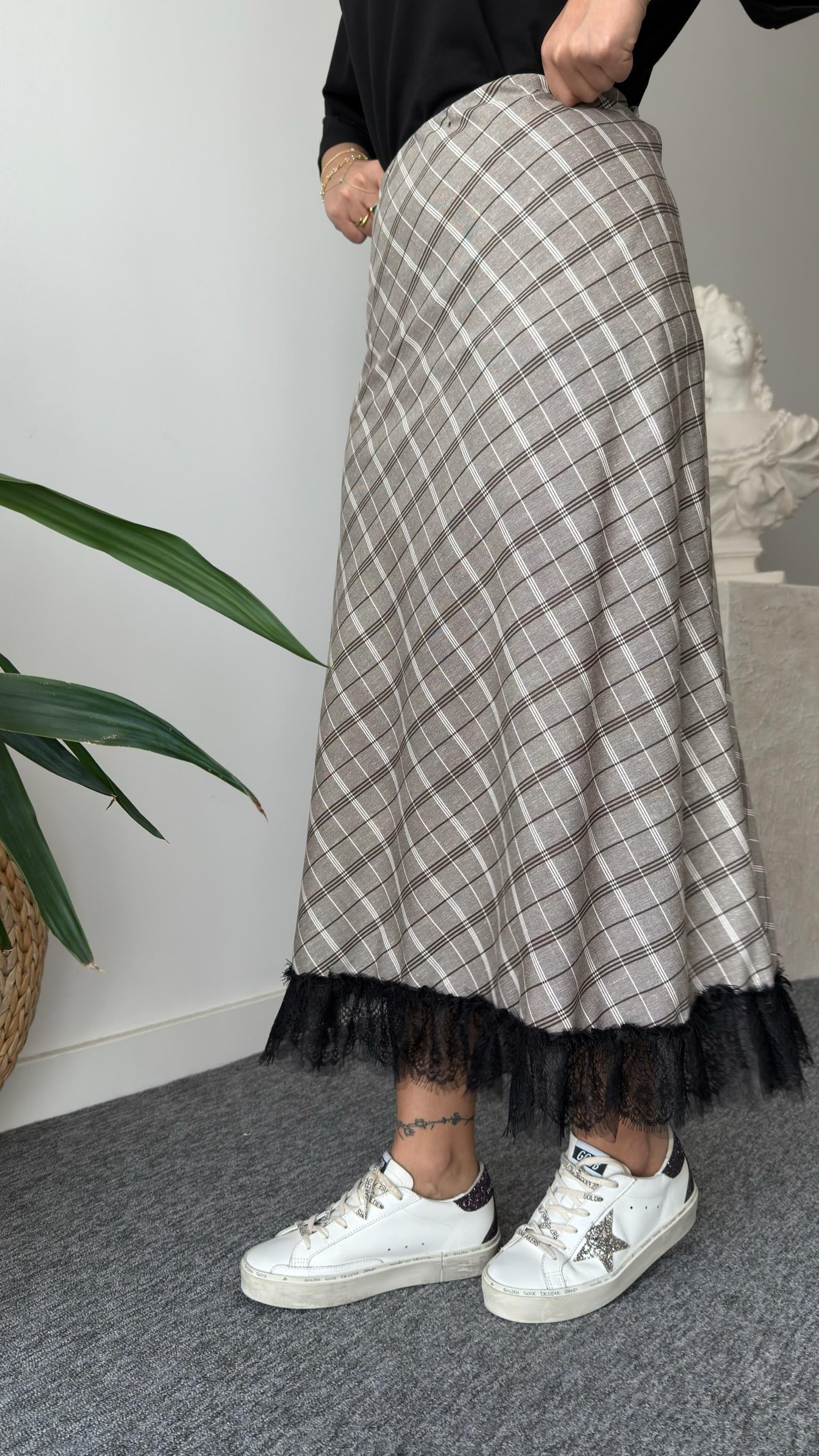 Kahve Etek Ucu Dantel Detaylı Ekose Etek