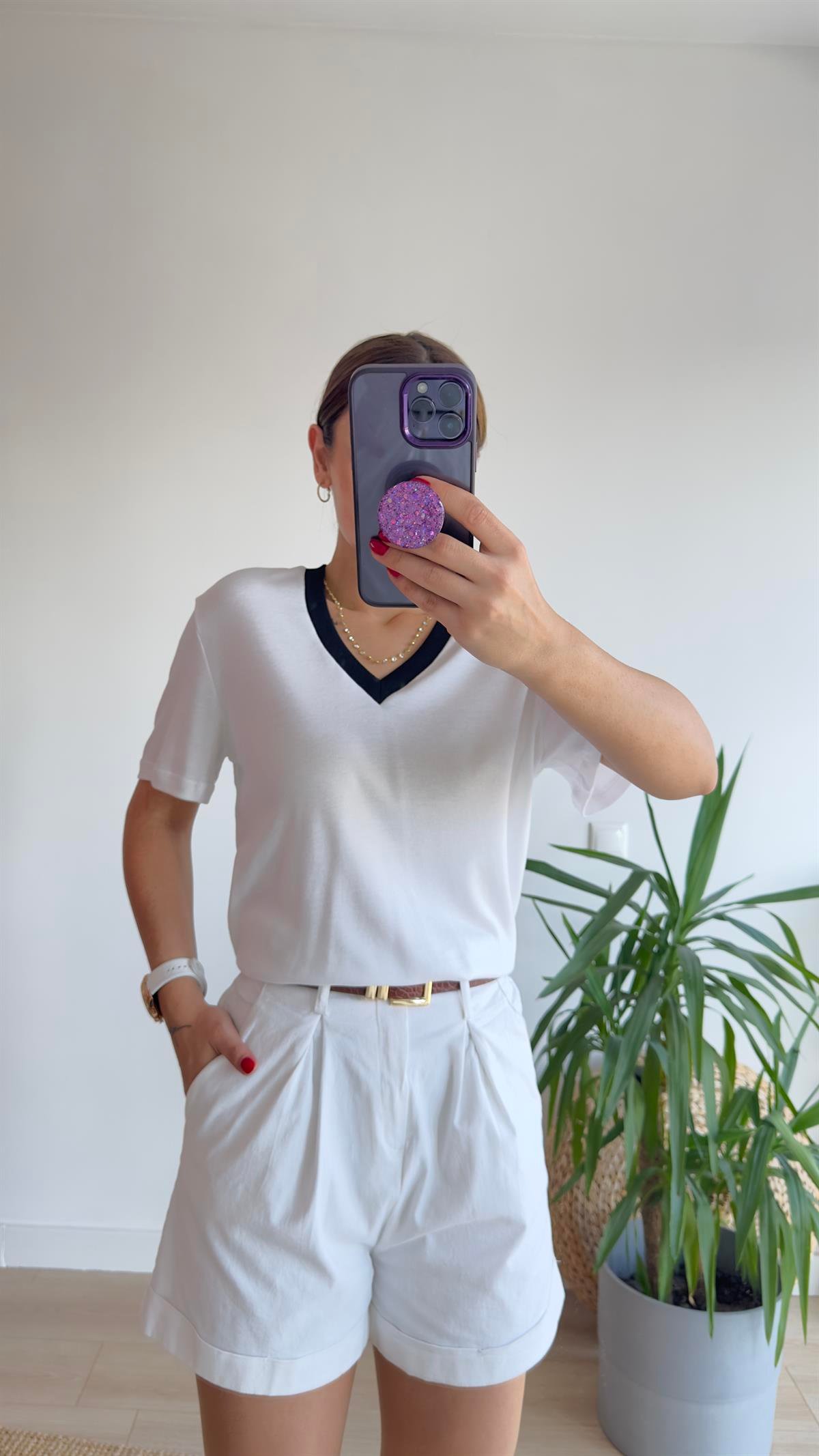 Beyaz V Yaka Massi Tshirt