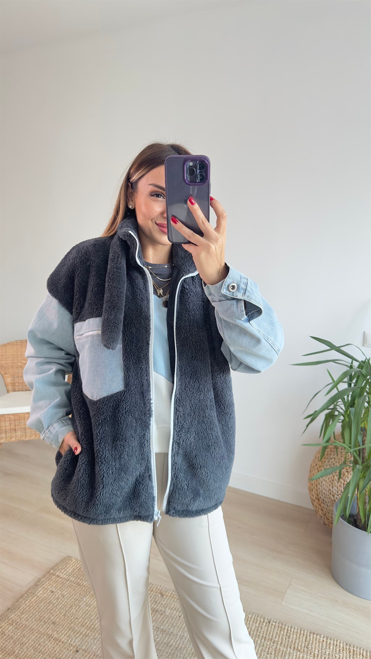 Kolları Kot Detaylı Antrasit Peluş Mont