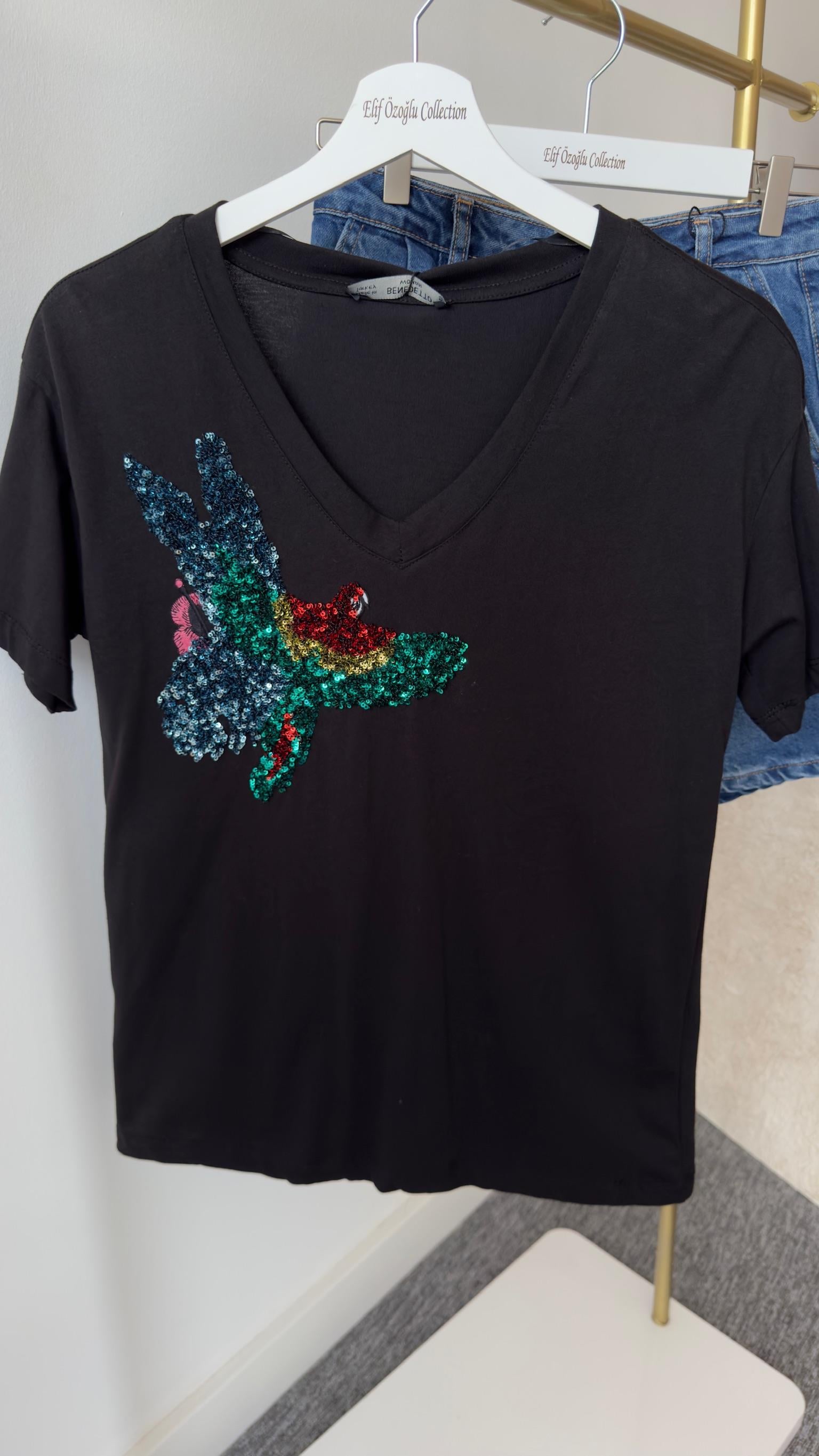 Renkli Kuş Baskı V Yaka Tshirt