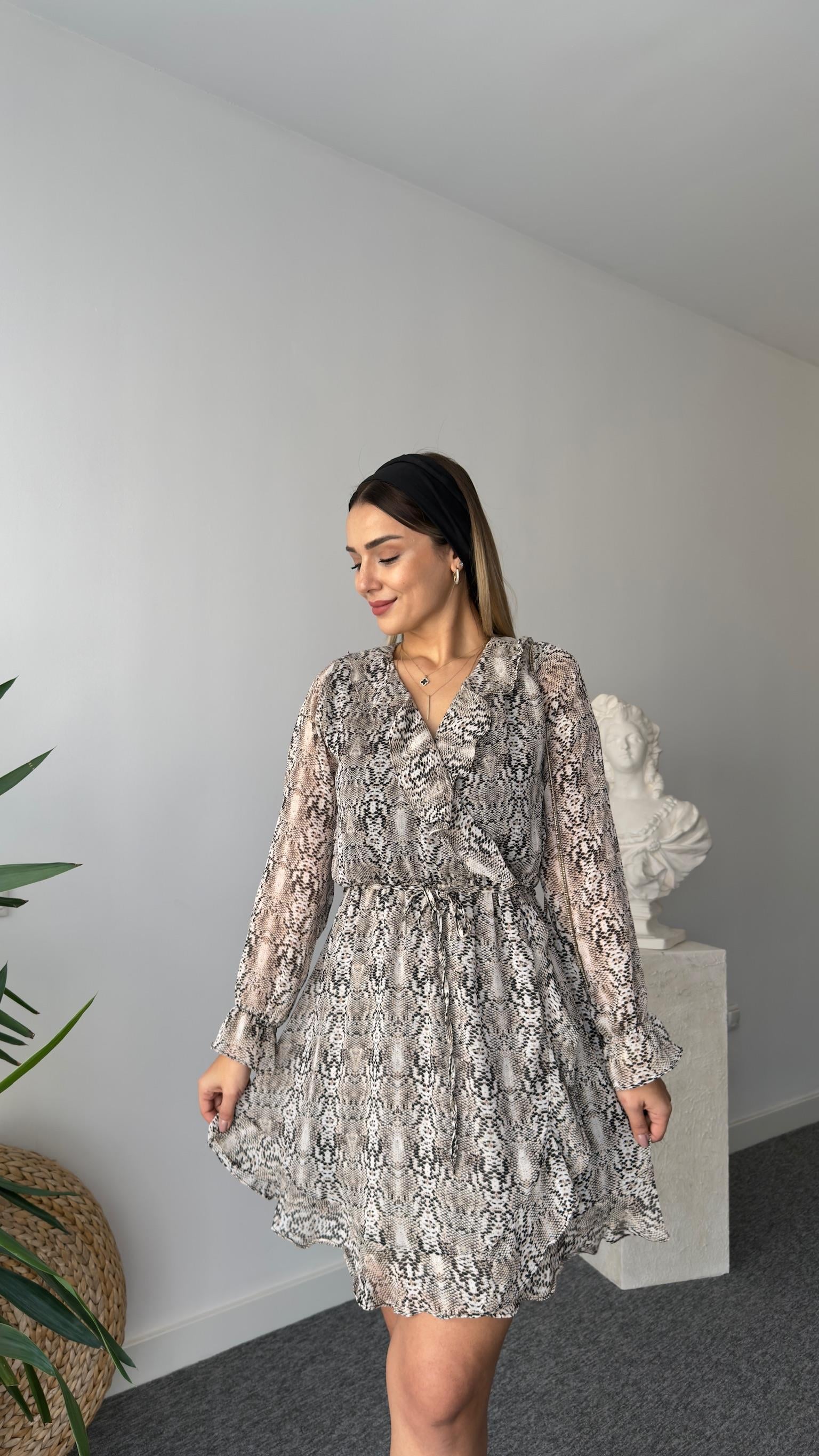 Hermin Yaka Fırfırlı Astarlı Şifon Elbise