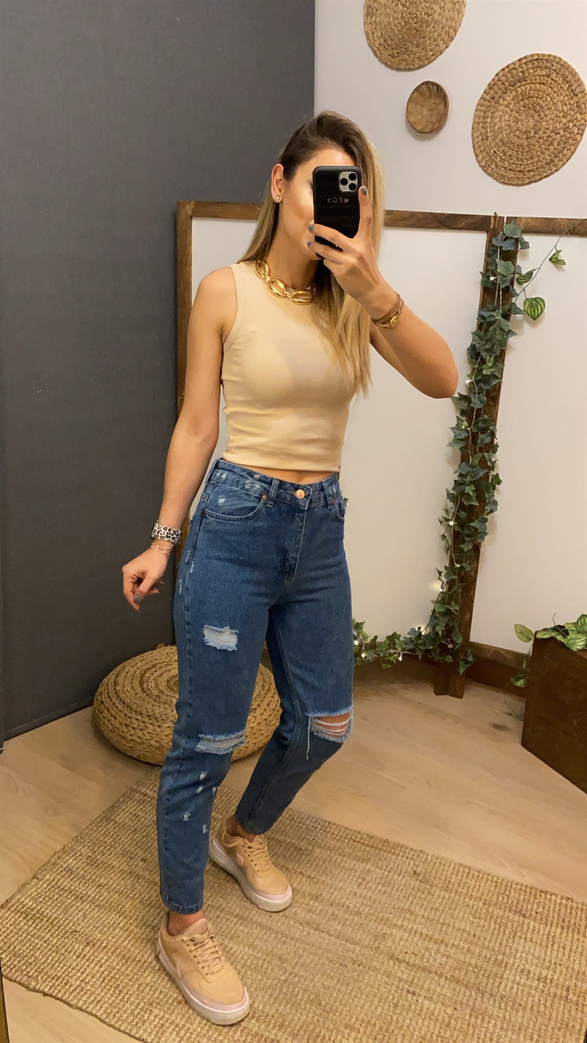 Yırtık Detaylı Mom Jean