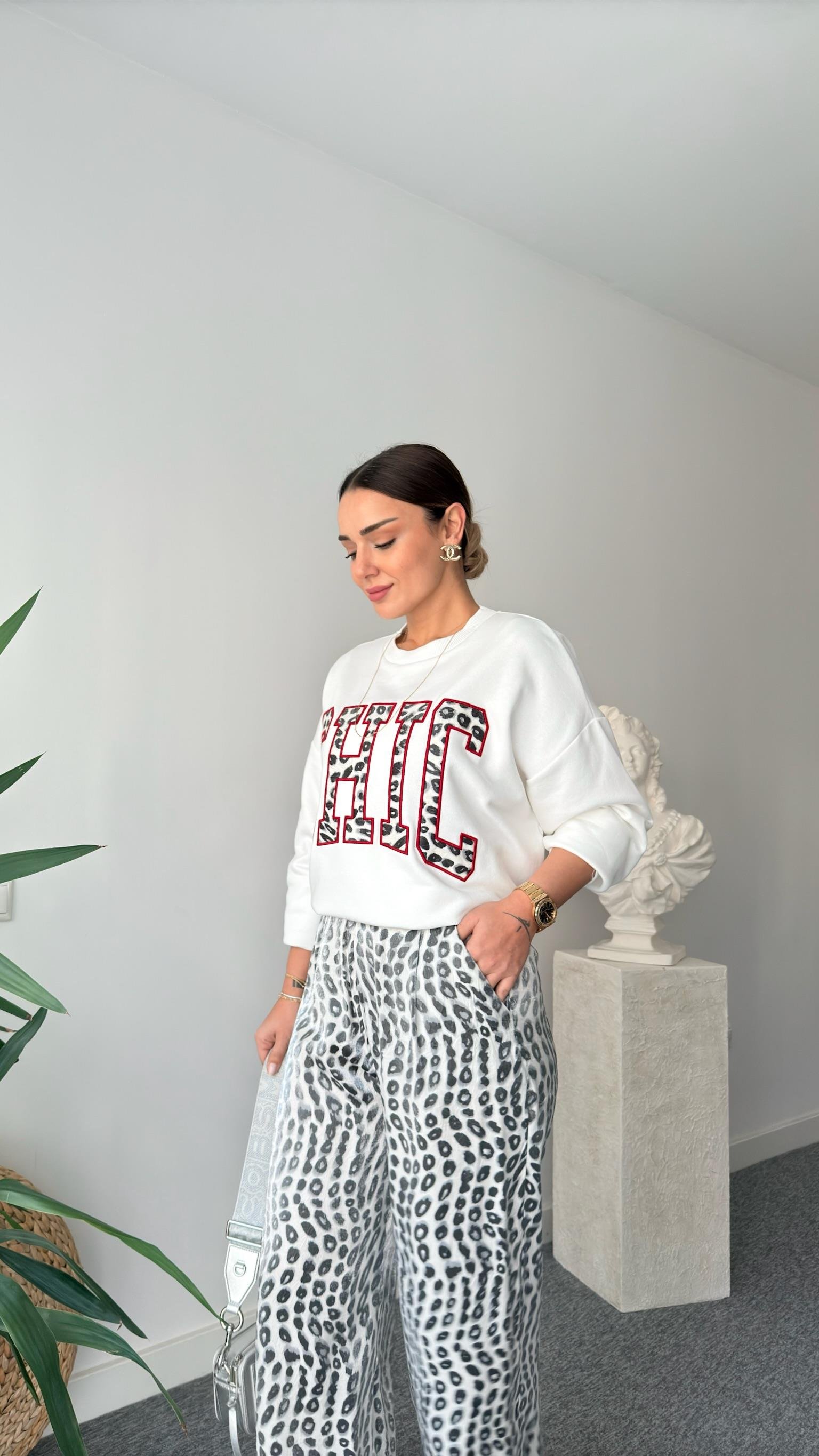 Chıc Leopar Yazılı Beyaz Sweatshirt