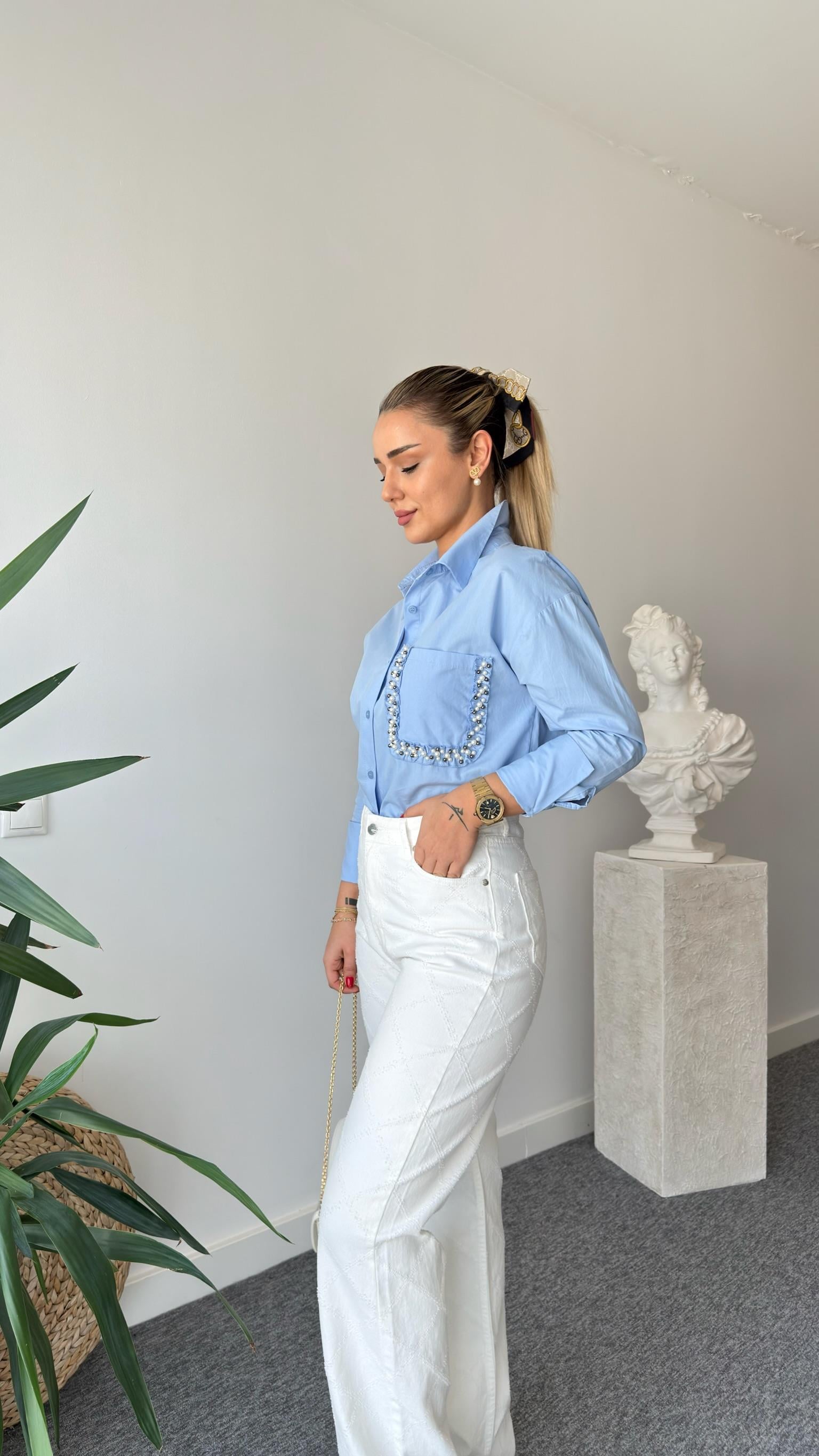 Valero Sırt Yazı Ve Taş Detaylı Mavi Gömlek