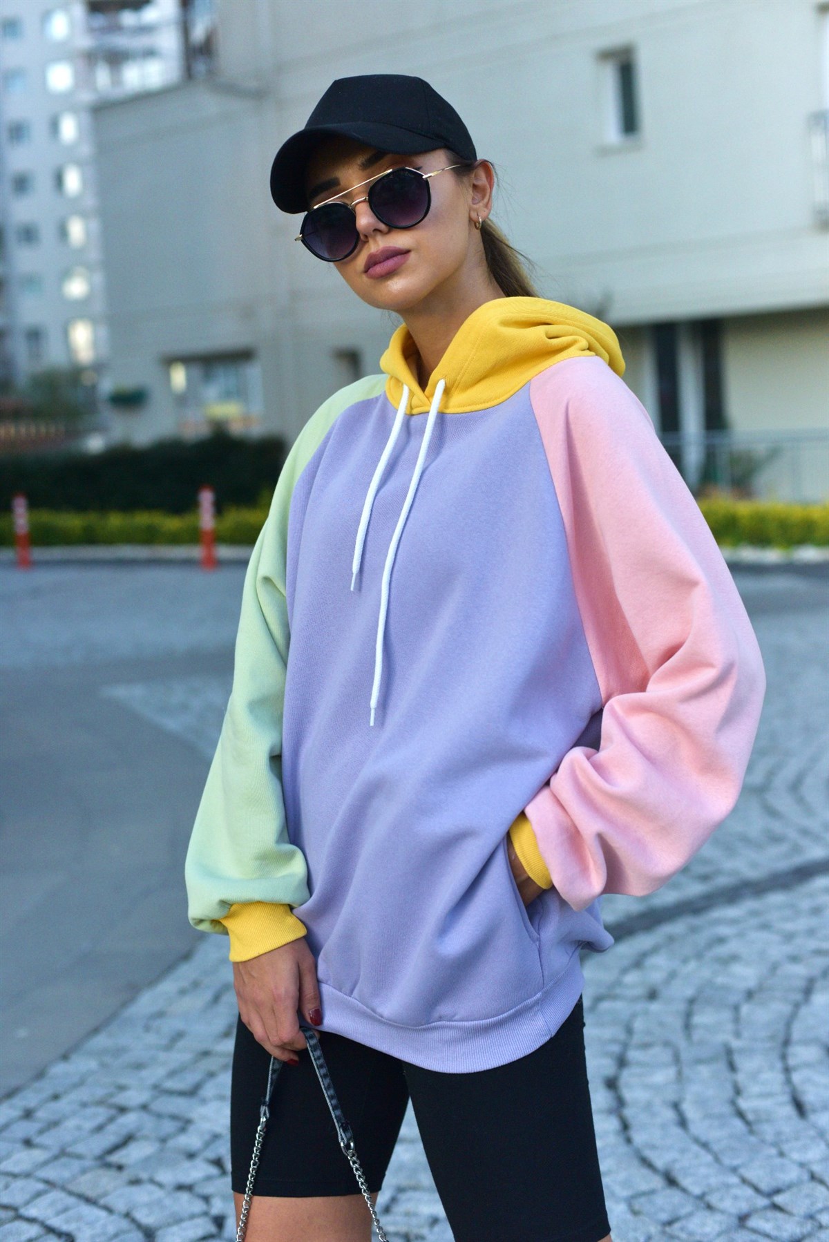 Çok Renkli Cepli Lila Sweatshirt
