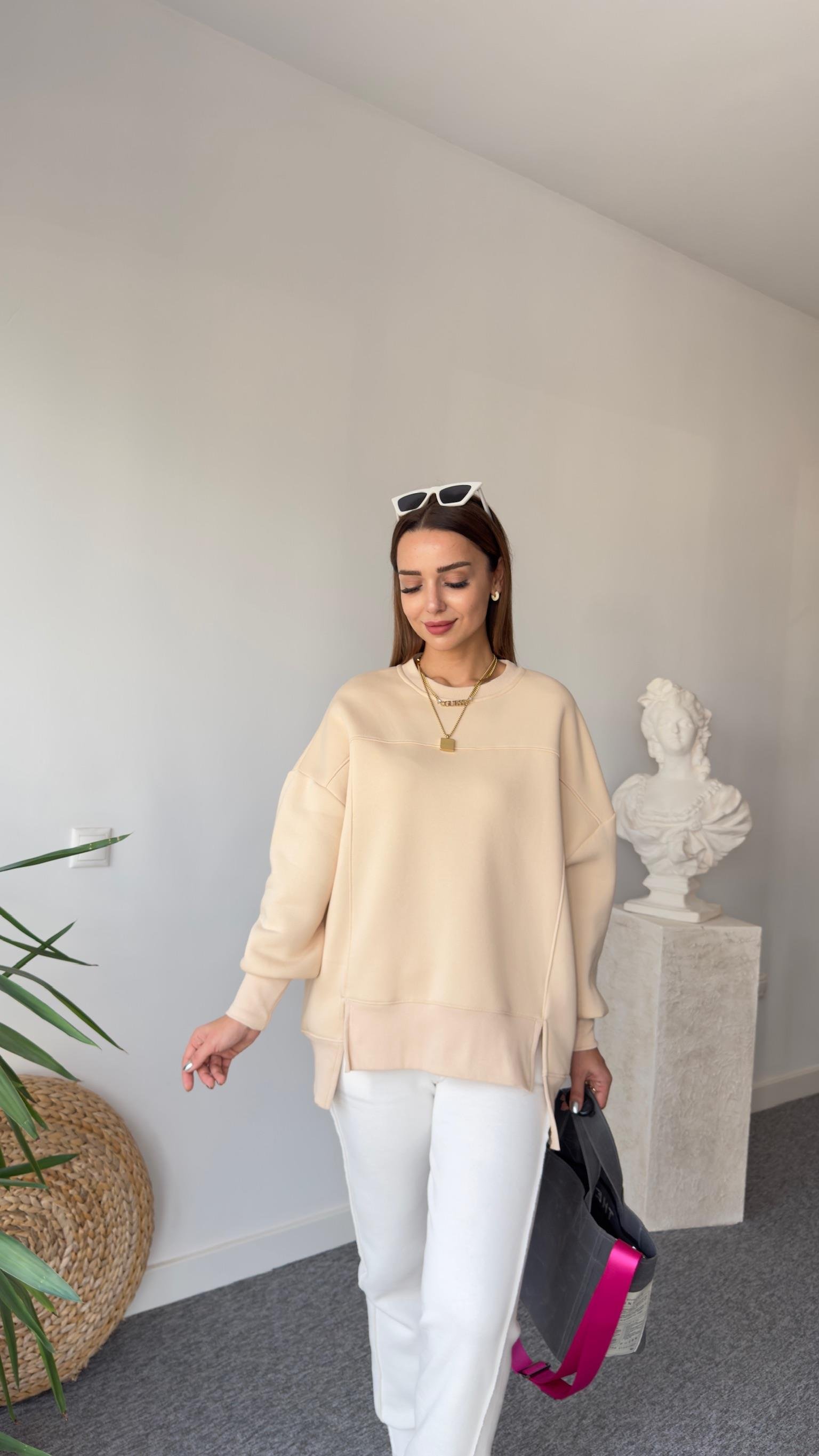 Etek Ucu Asimetrik Bej Sweatshirt