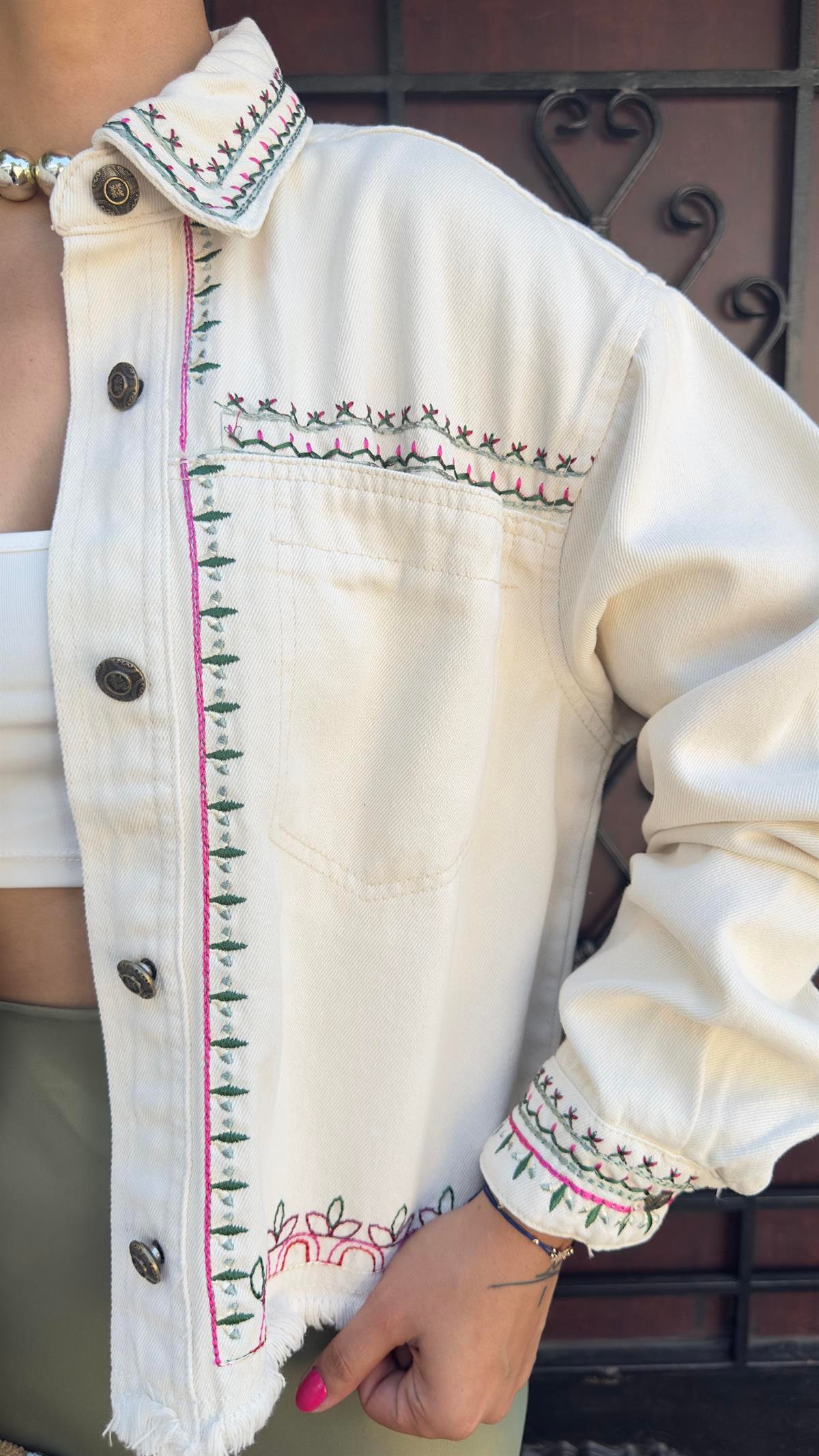 Karli Zra Model Nakışlı Bej Ceket