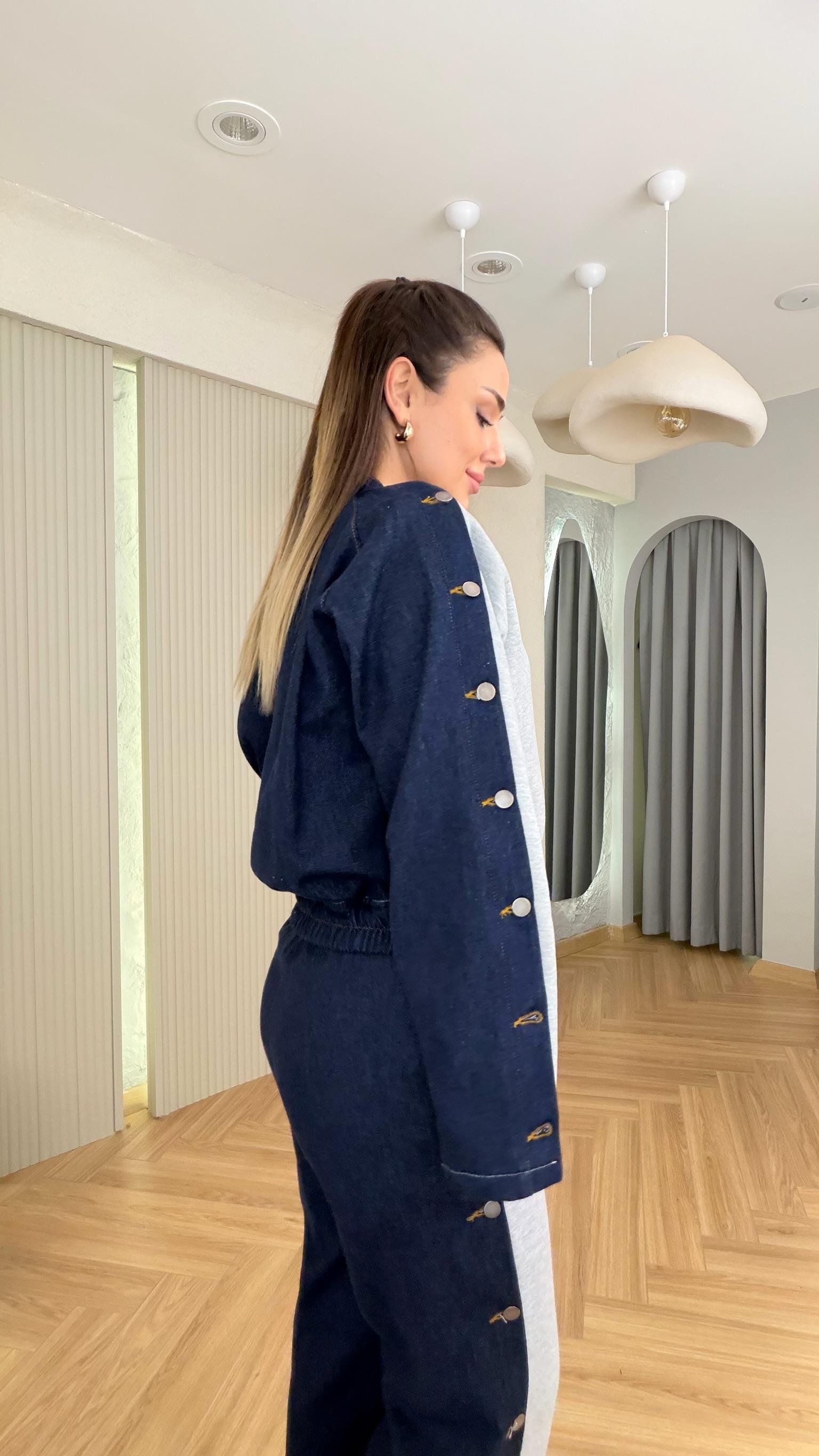 Gri Cres Yanlar Düğme Detaylı Garnili Takım