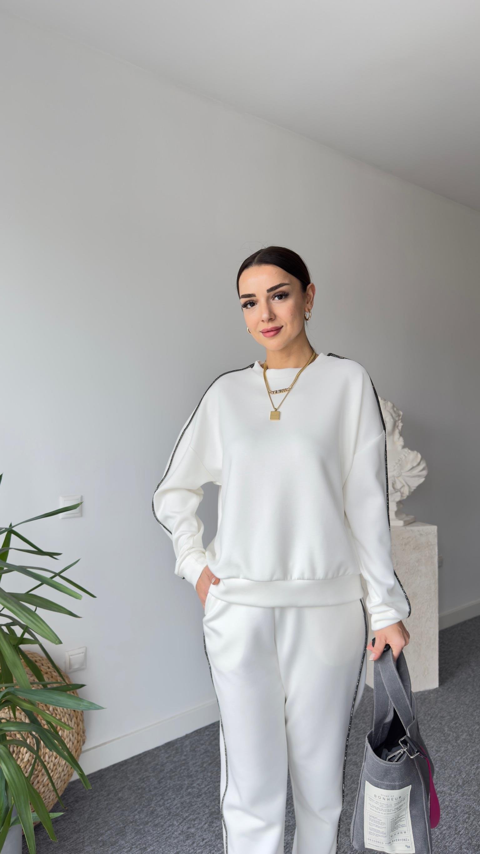 Taş Şerit Detaylı Beyaz Modal Takım