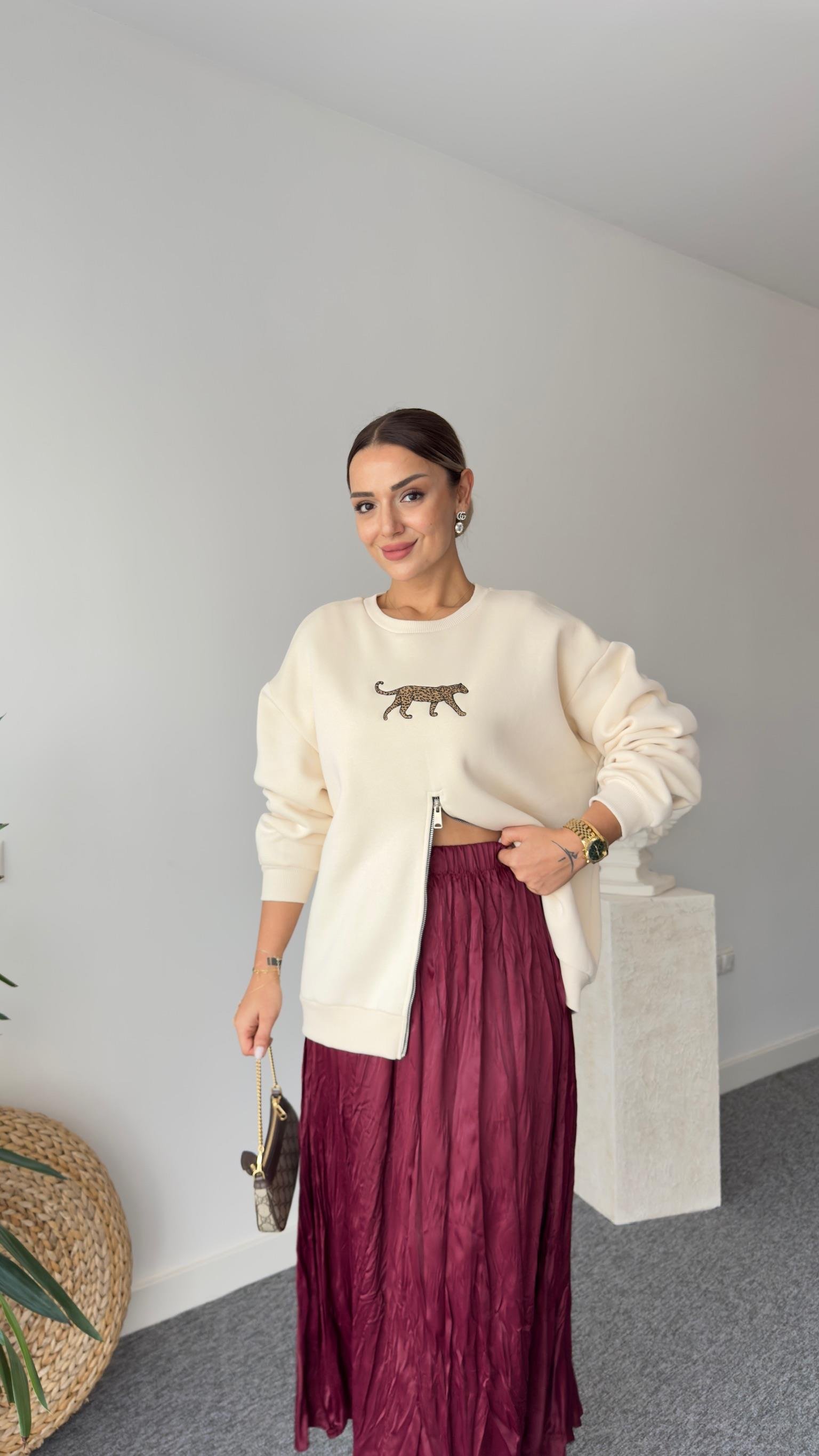 Önü Fermuarlı Kaplan Nakışlı Bej Sweatshirt