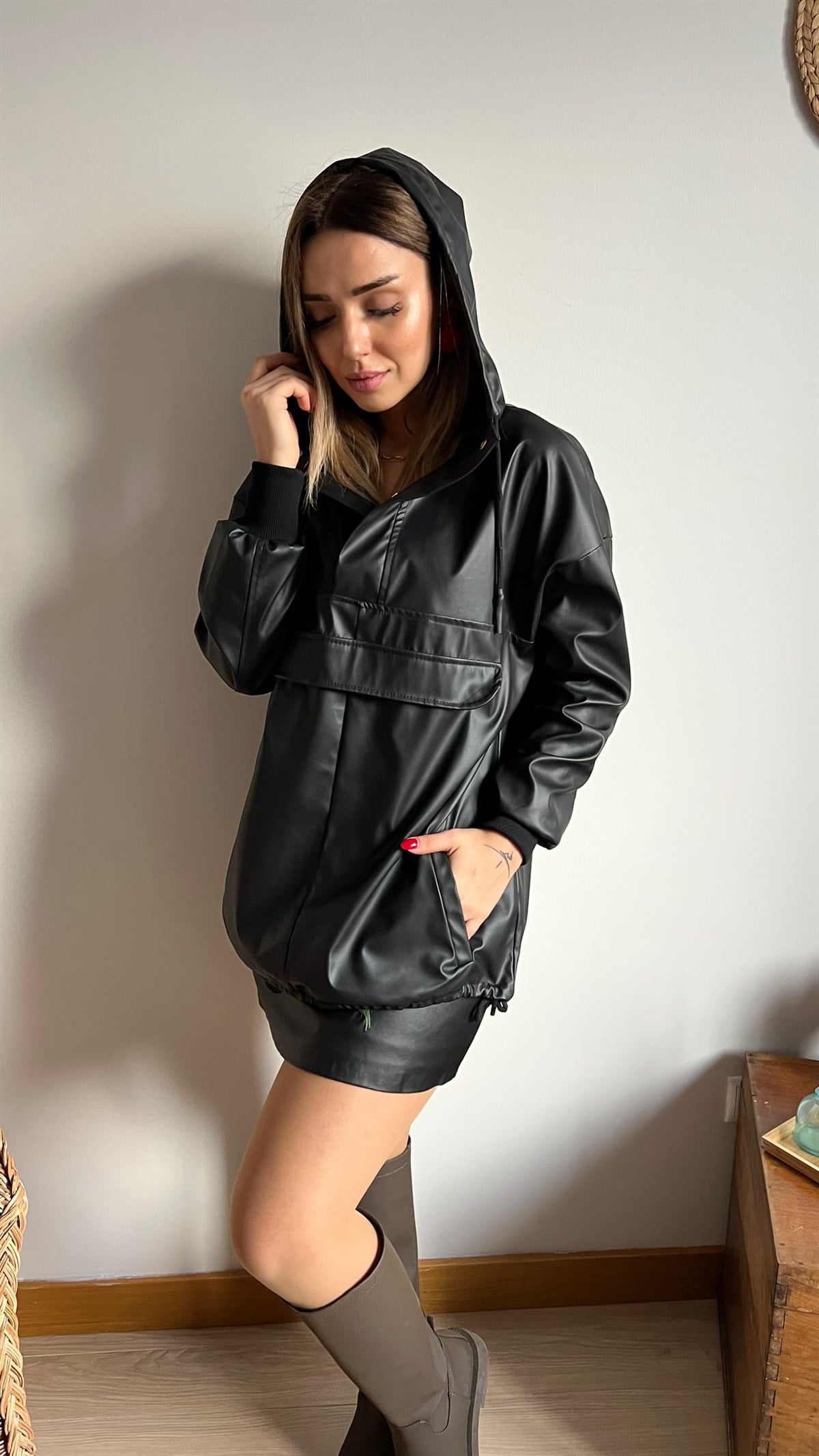 Kanguru Cep Mevsimlik Tasarım Suni Deri Sweatshirt