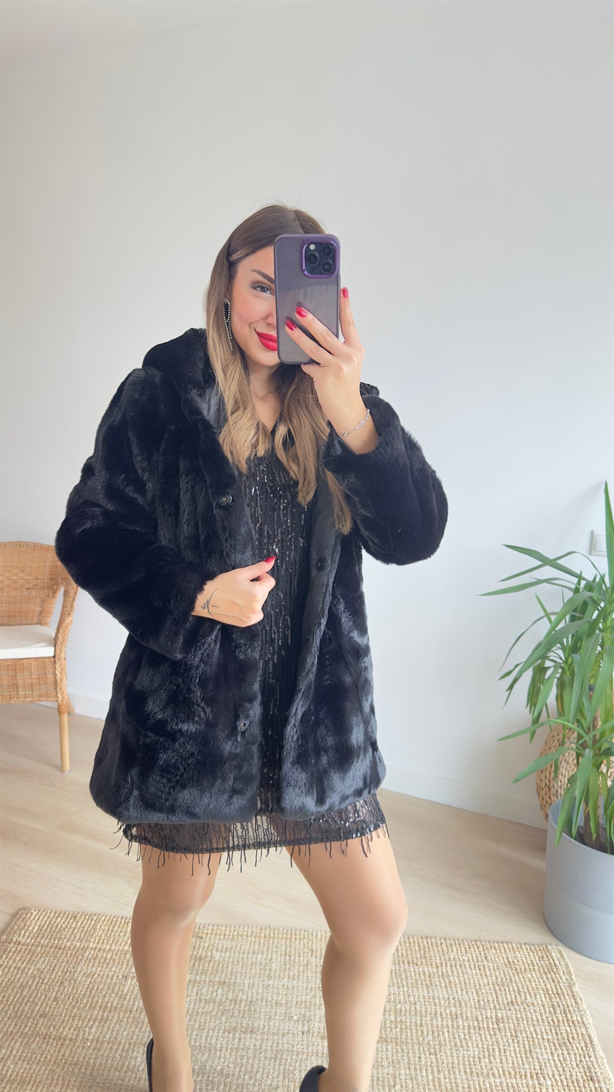 Kapüşonlu Siyah Peluş Mont