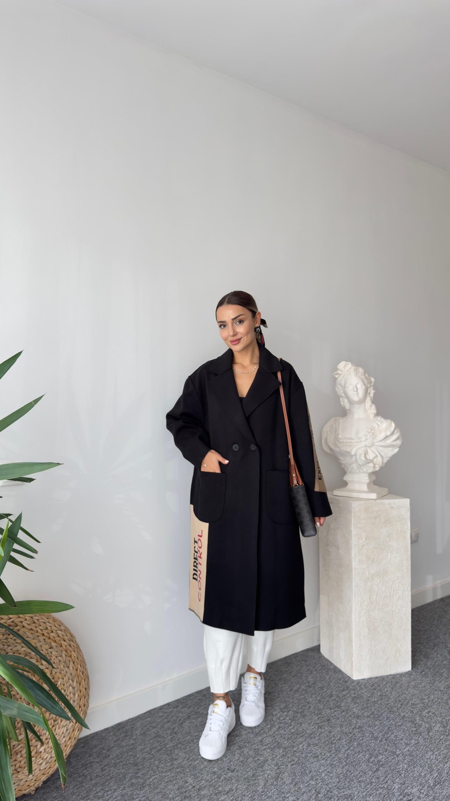 Marike Orj Model Yazı Detaylı Astarlı Siyah Kaban