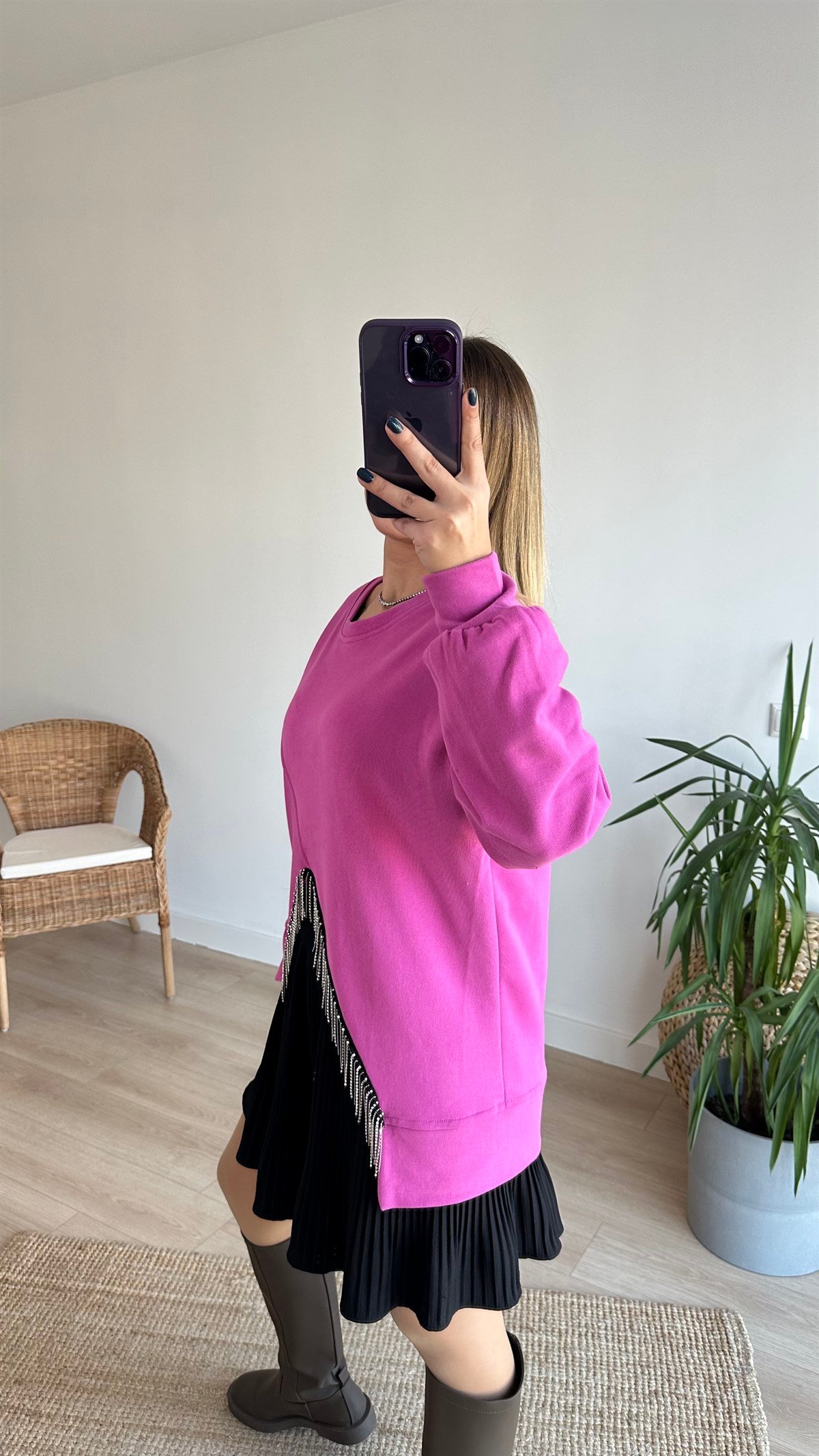 Üç İplik Önü V Taş Detaylı Pembe Tasarım Sweat