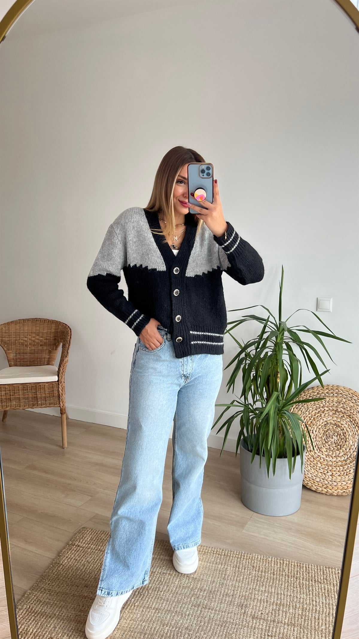 Vatka Detaylı Gri Siyah Hırka