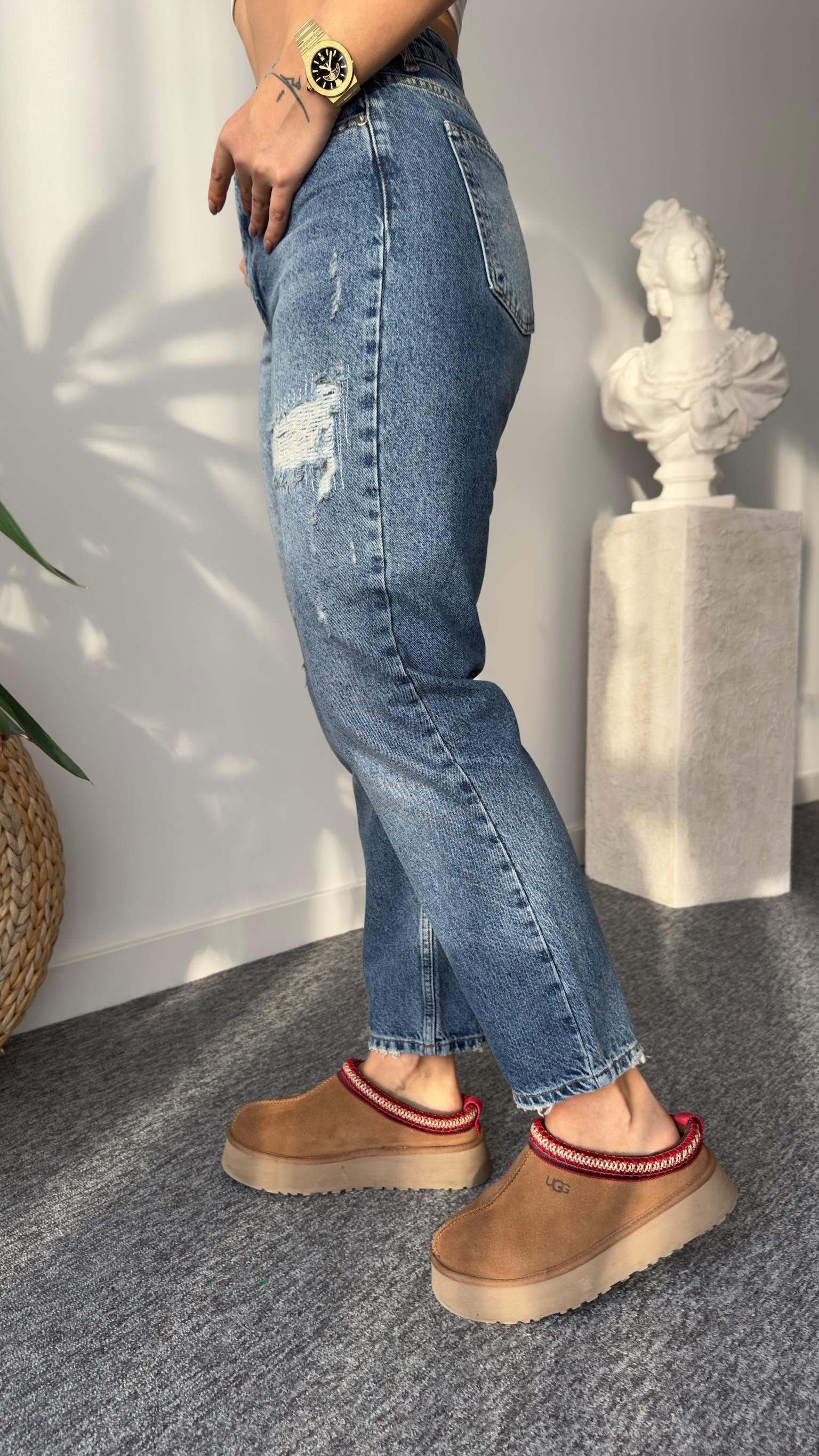 Yıkamalı Yırtık Detaylı Jean