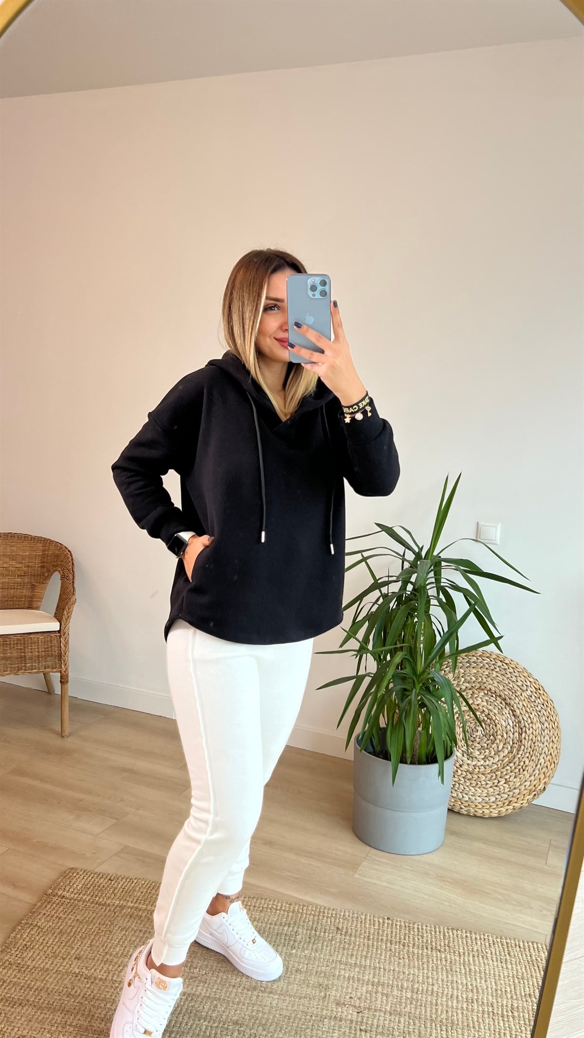  Kapüşonlu Yaka Detay Siyah Sweatshirt