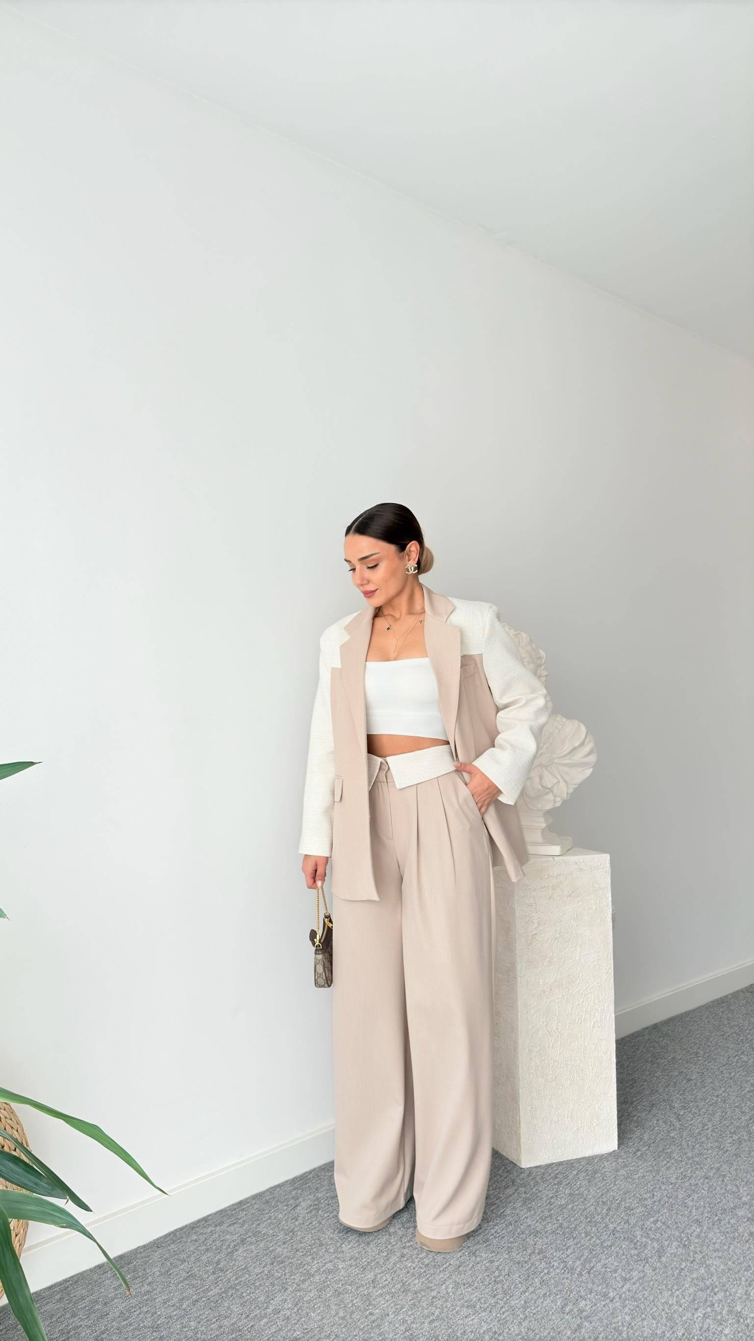 Glendi Bel Tüvit Detaylı Bej Pantolon