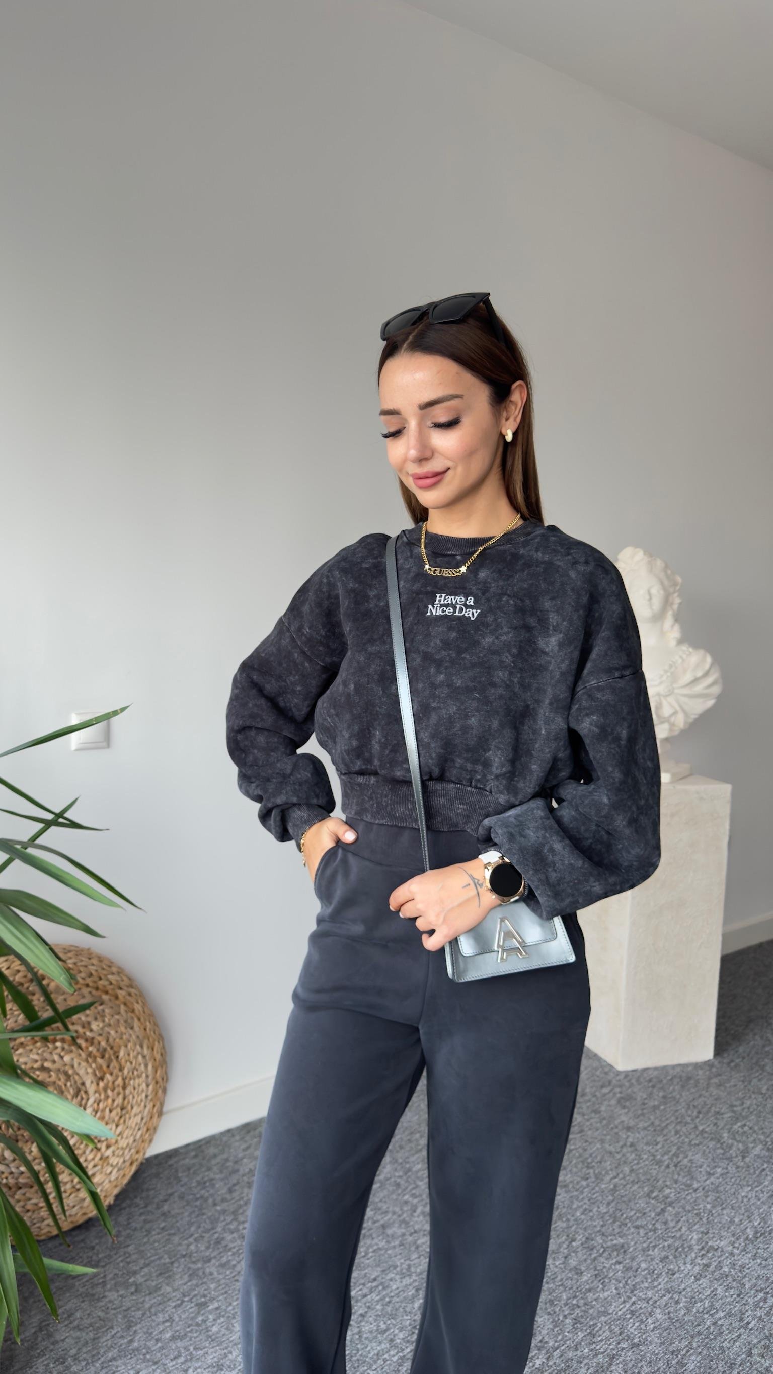 Aksesuarlı Antrasit Yıkamalı Sweat