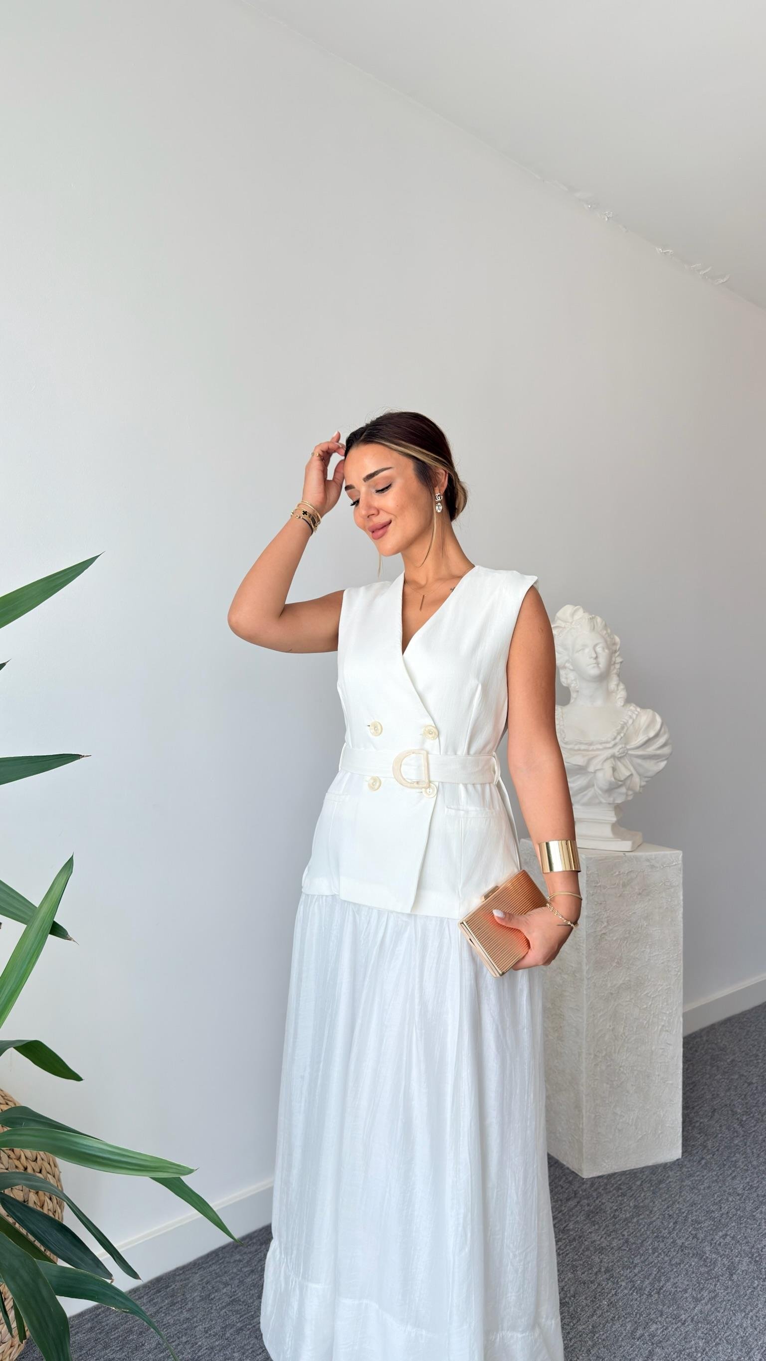 Bury Marka Model Yelekli Beyaz Elbise