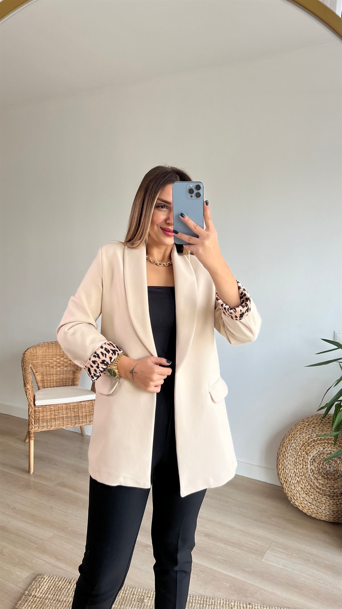 Leopar Astar Detaylı Bej Ceket