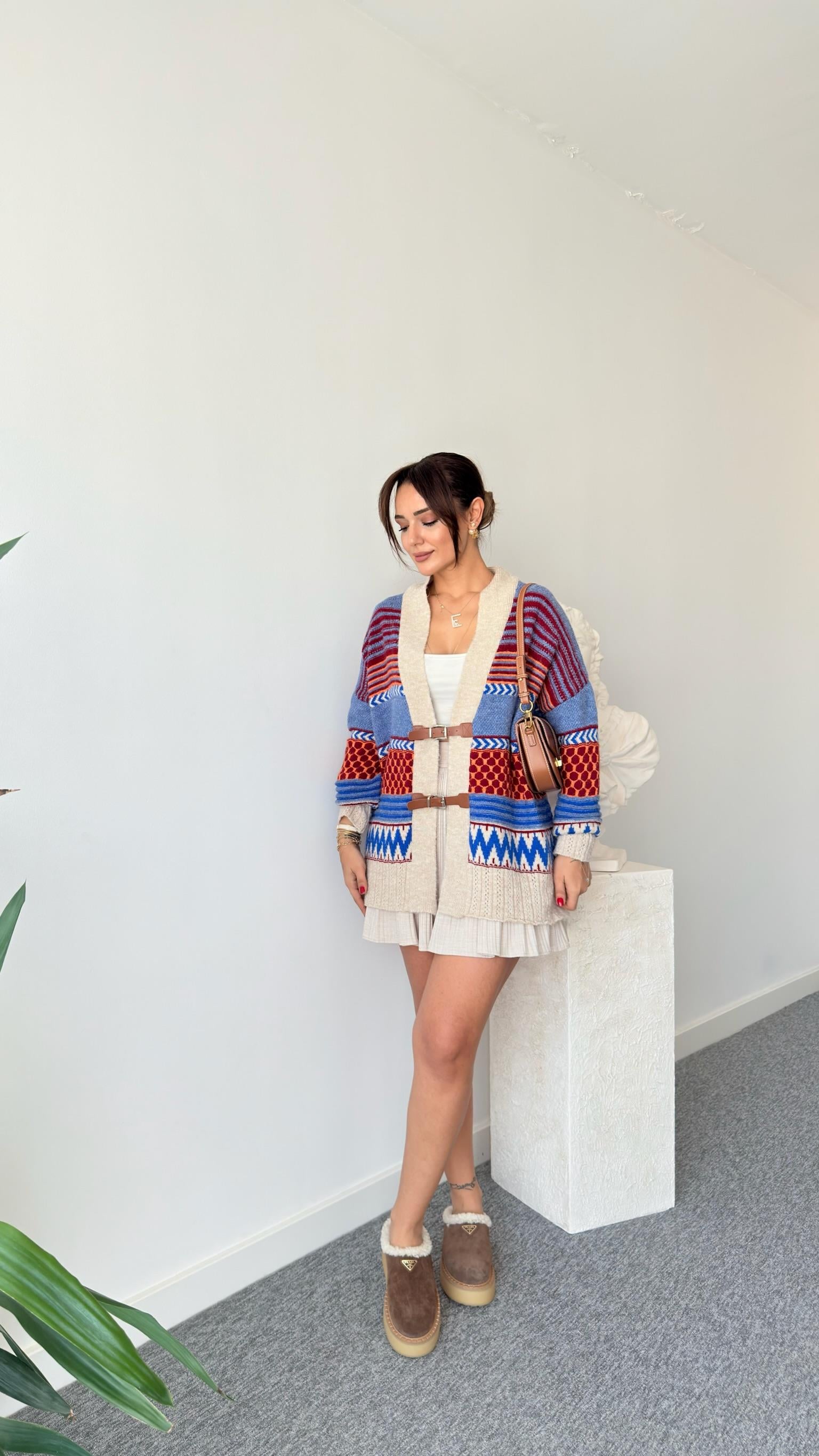 Deri Kemer Detay Mavi Tasarım Hırka