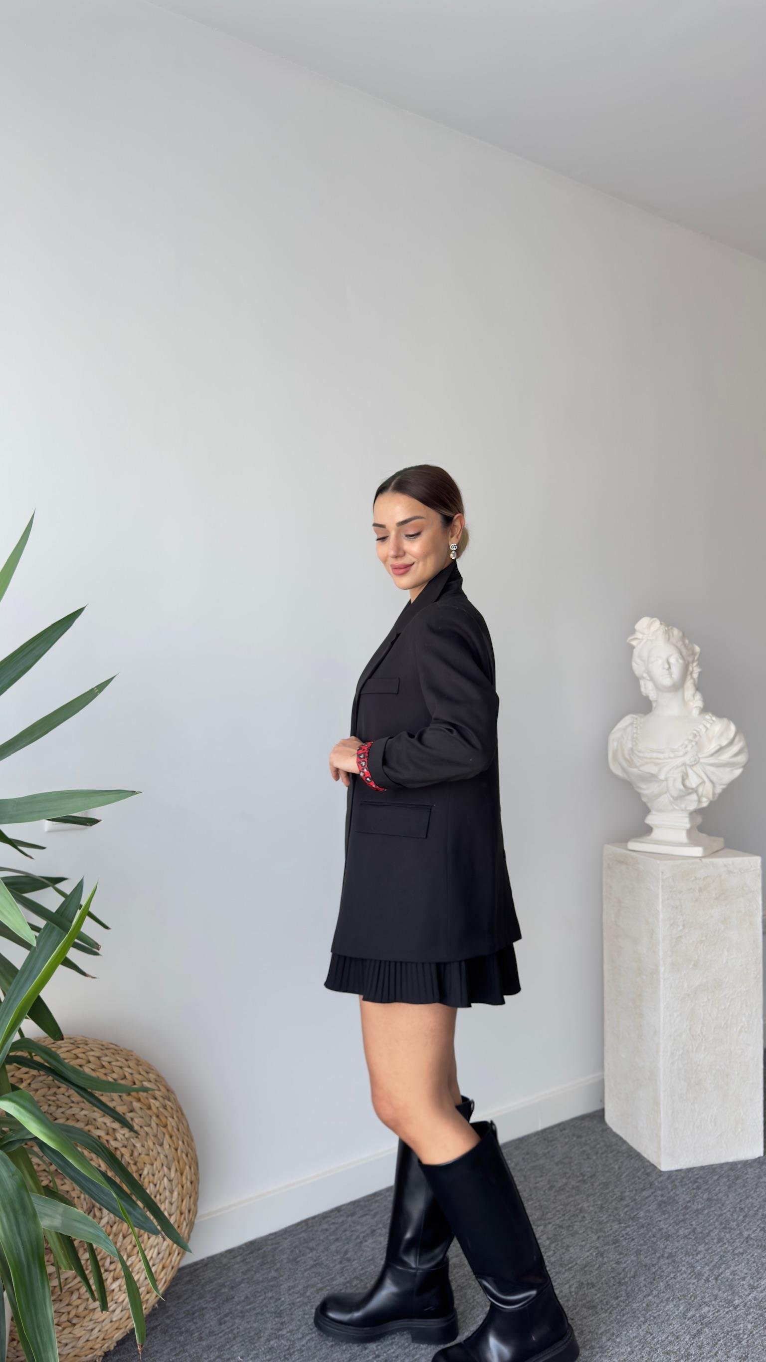 Zra Sırt Düğme Detaylı Siyah Blazer Ceket