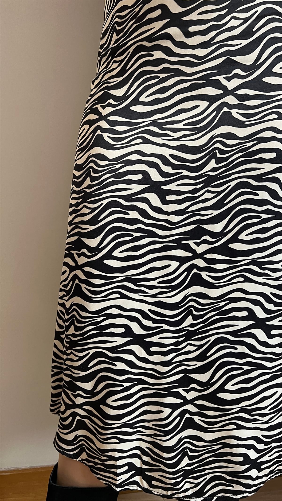 Zebra Desenli Saten Etek