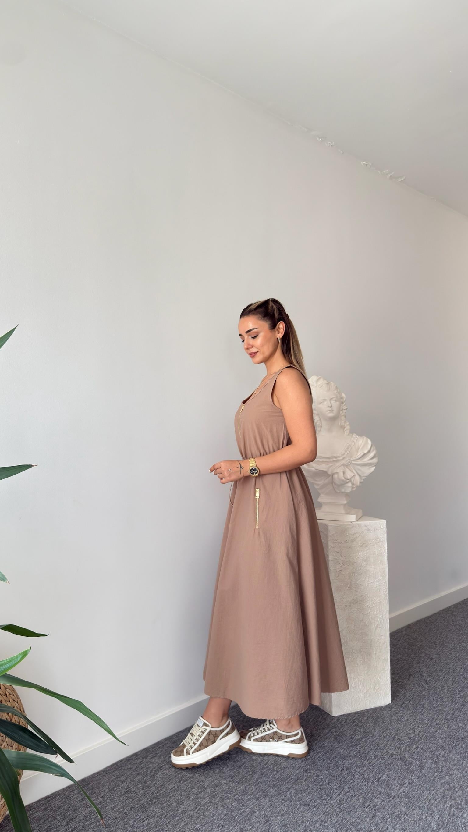 Kahve Reid Bel Büzgülü Fermuarlı Elbise