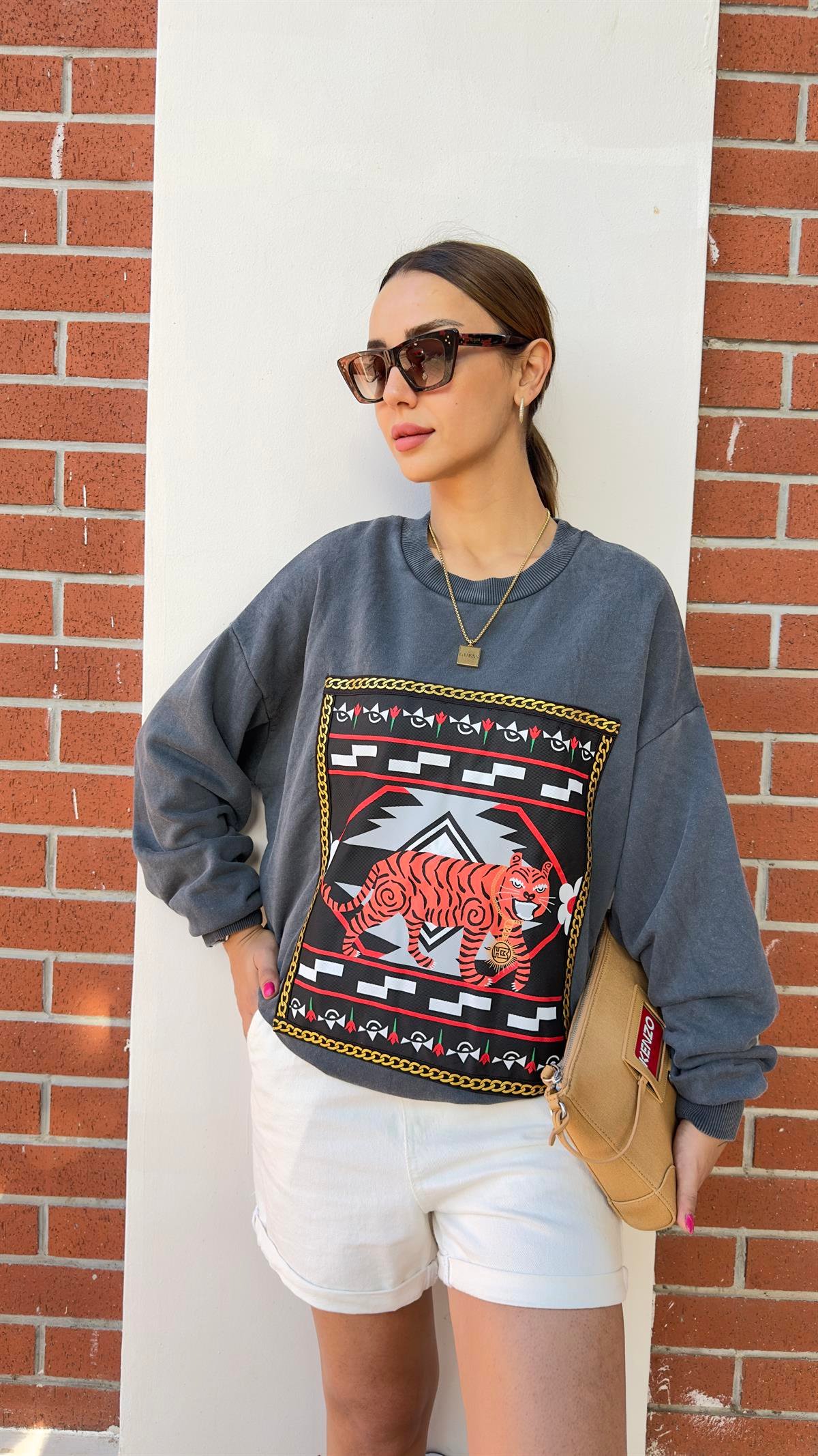 İşleme Ve Kaplan Desen Sweatshirt