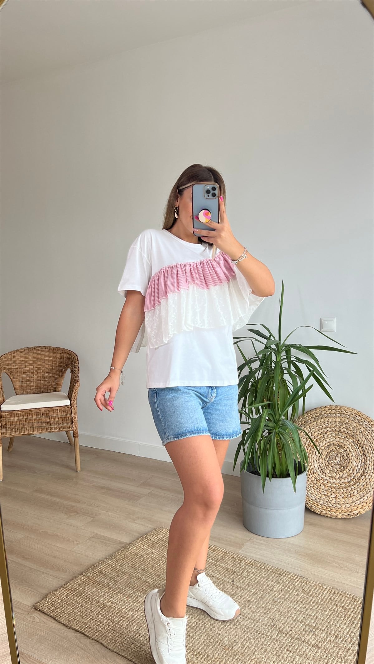 Fistolu Pembe Çizgili Tasarım Tshirt