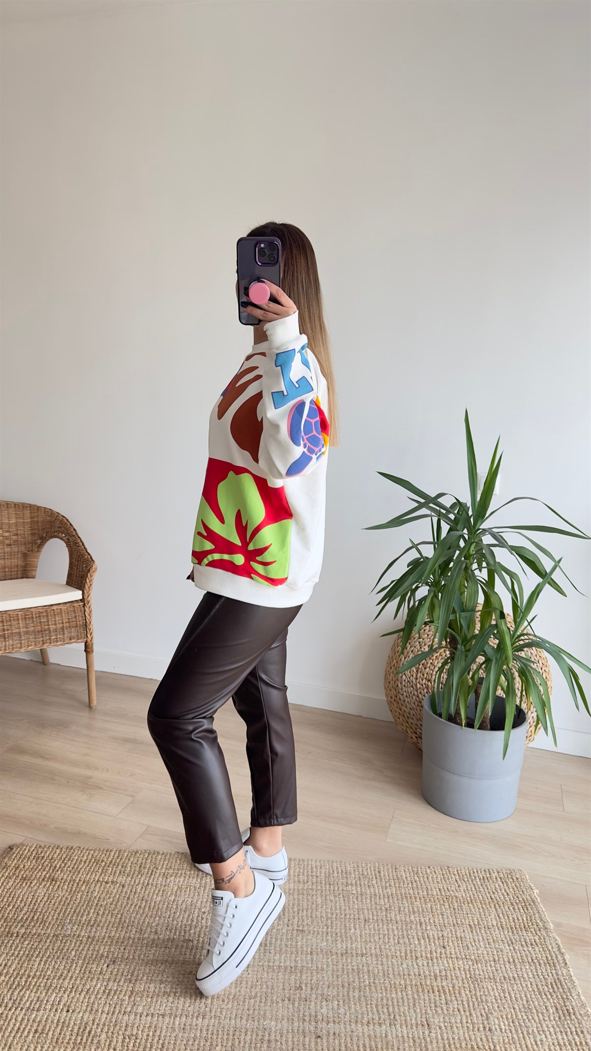 Renkli Baskılı Beyaz Sweatshirt