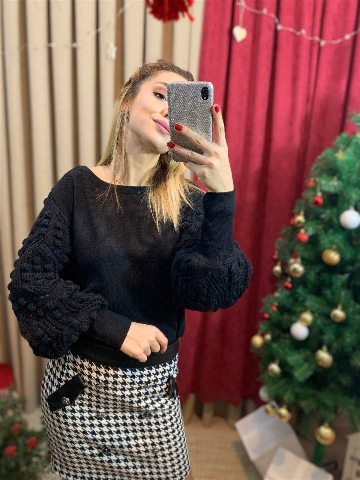 Kollları Ponponlu Triko