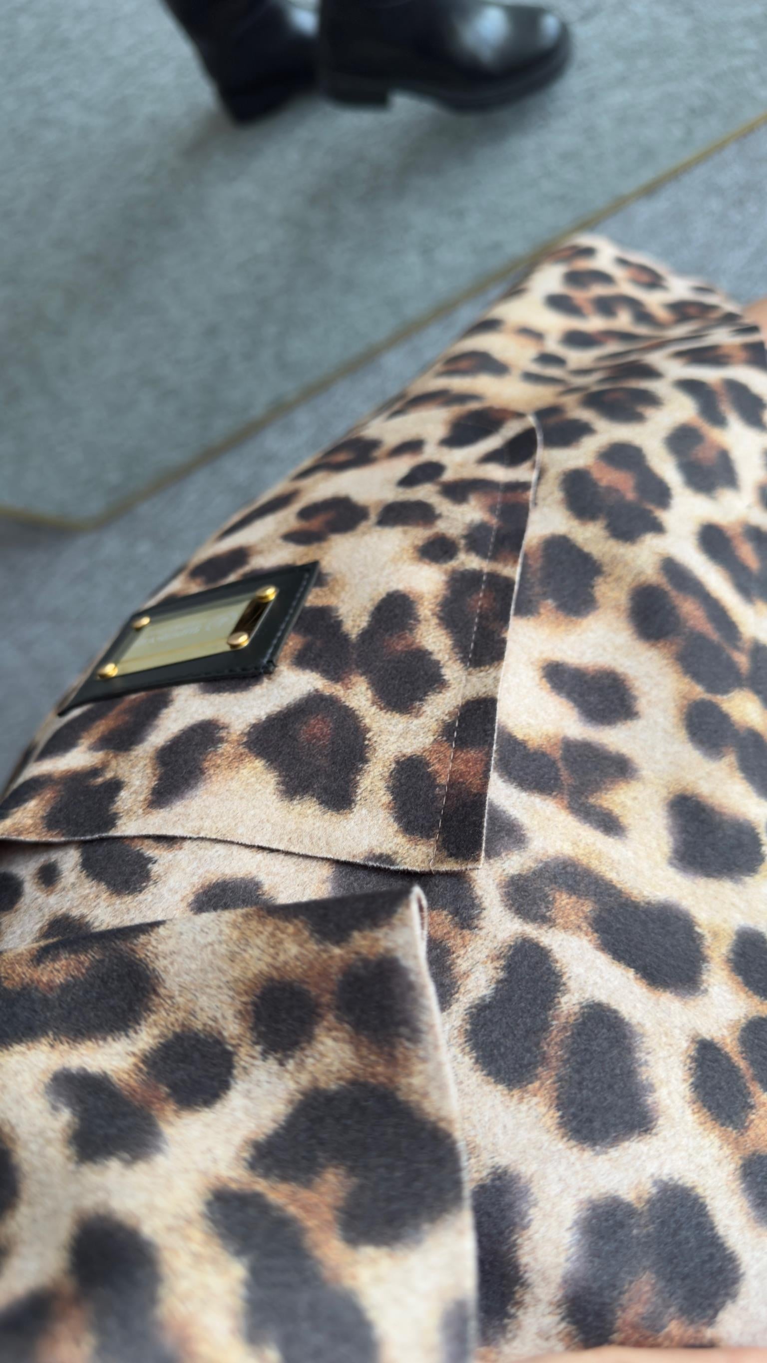Arma Gold Detaylı Süet Leopar Kaban