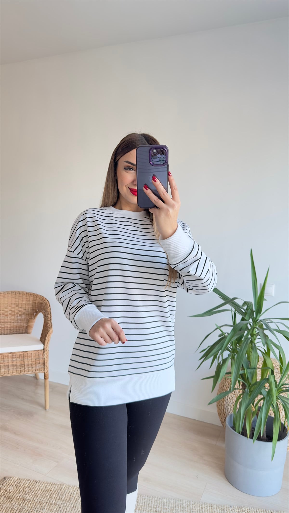 Çizgili Beyaz Basic Sweatshirt
