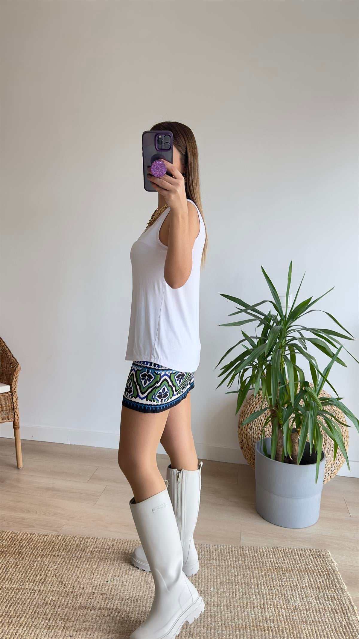 Havuz Yaka Beyaz Viskon Bluz