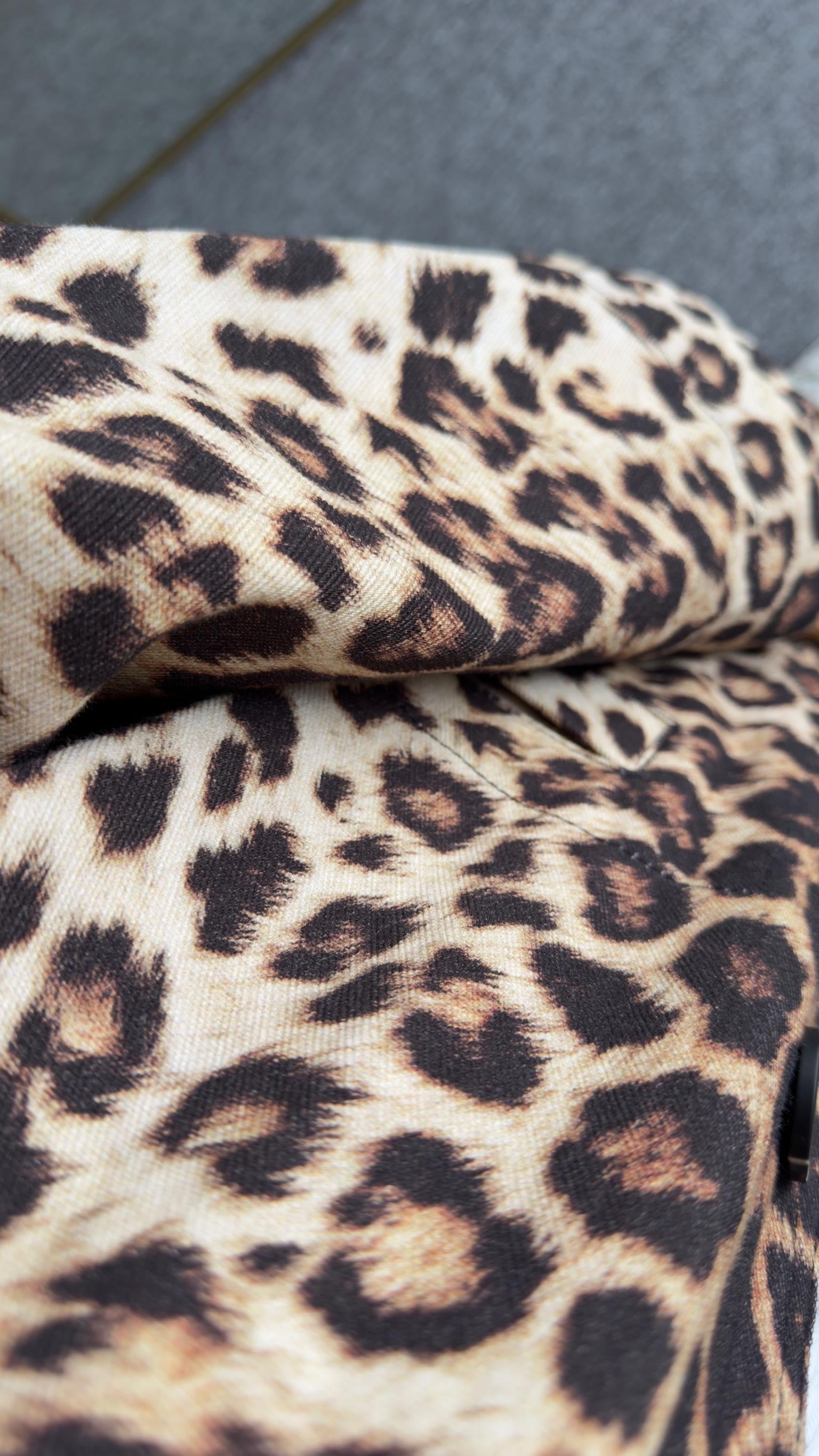 Önden Cepli Leopar Desenli Trençkot