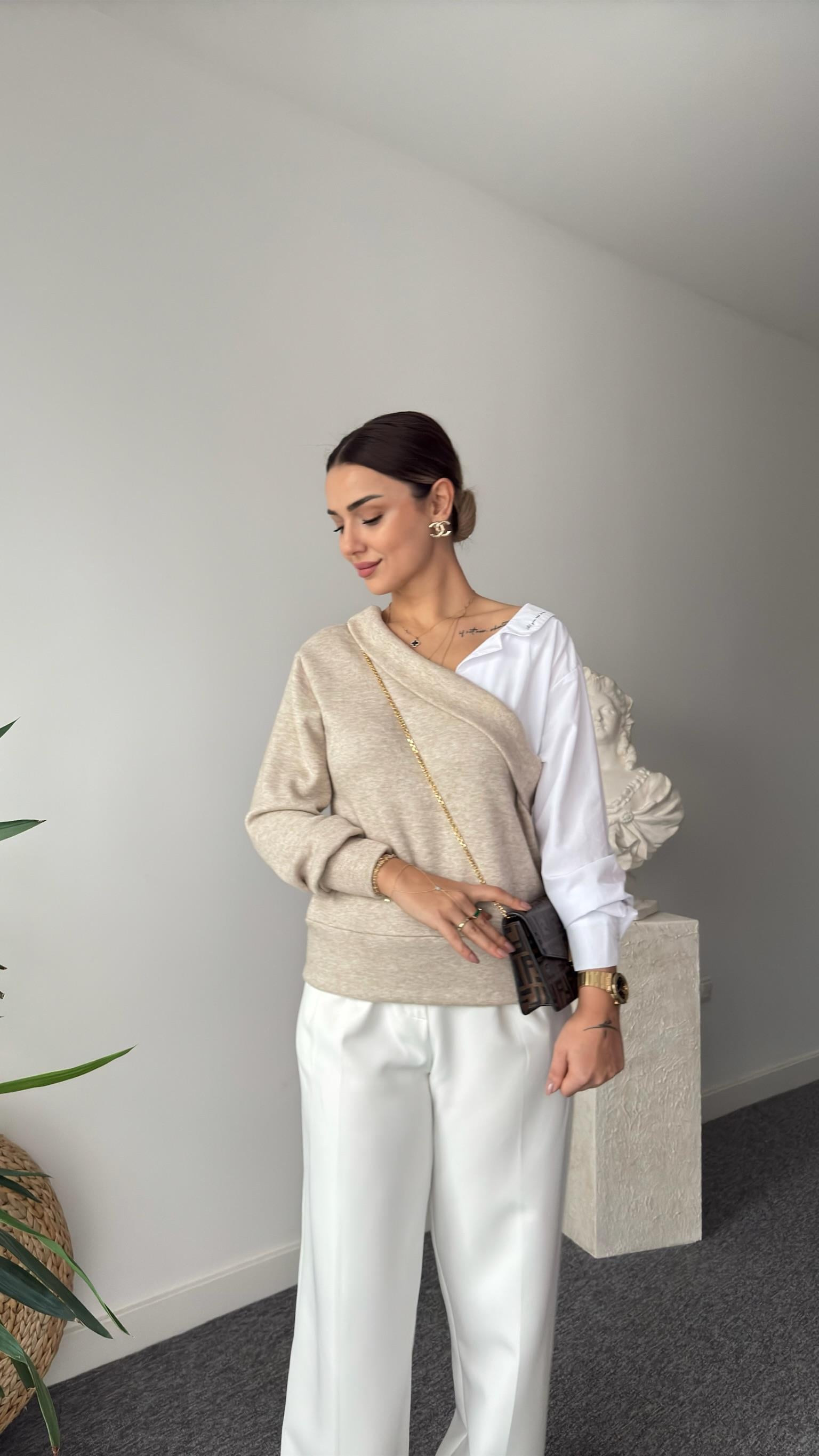 Yaka Yazılı Gömlek Detaylı Bej Triko